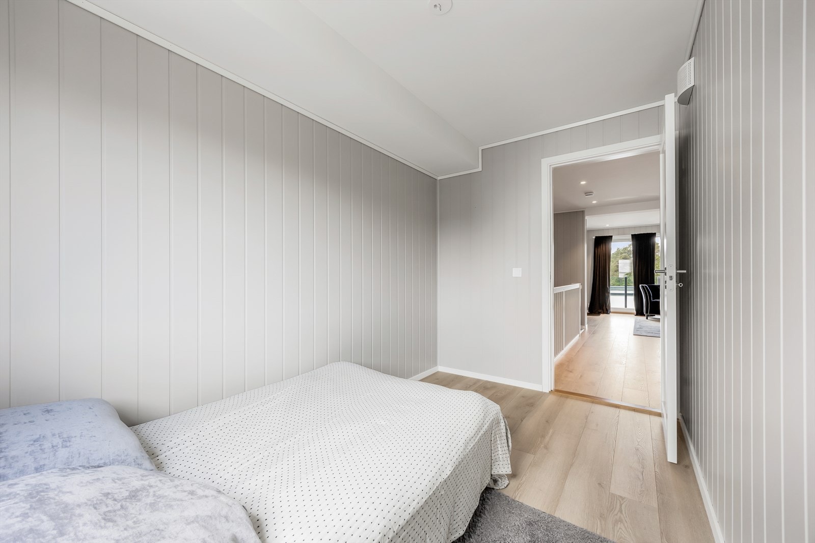 Soverom i 2. etasje. Eventuel hjemmekontor eller hobbyrom om man ønsker det. Galleribilde