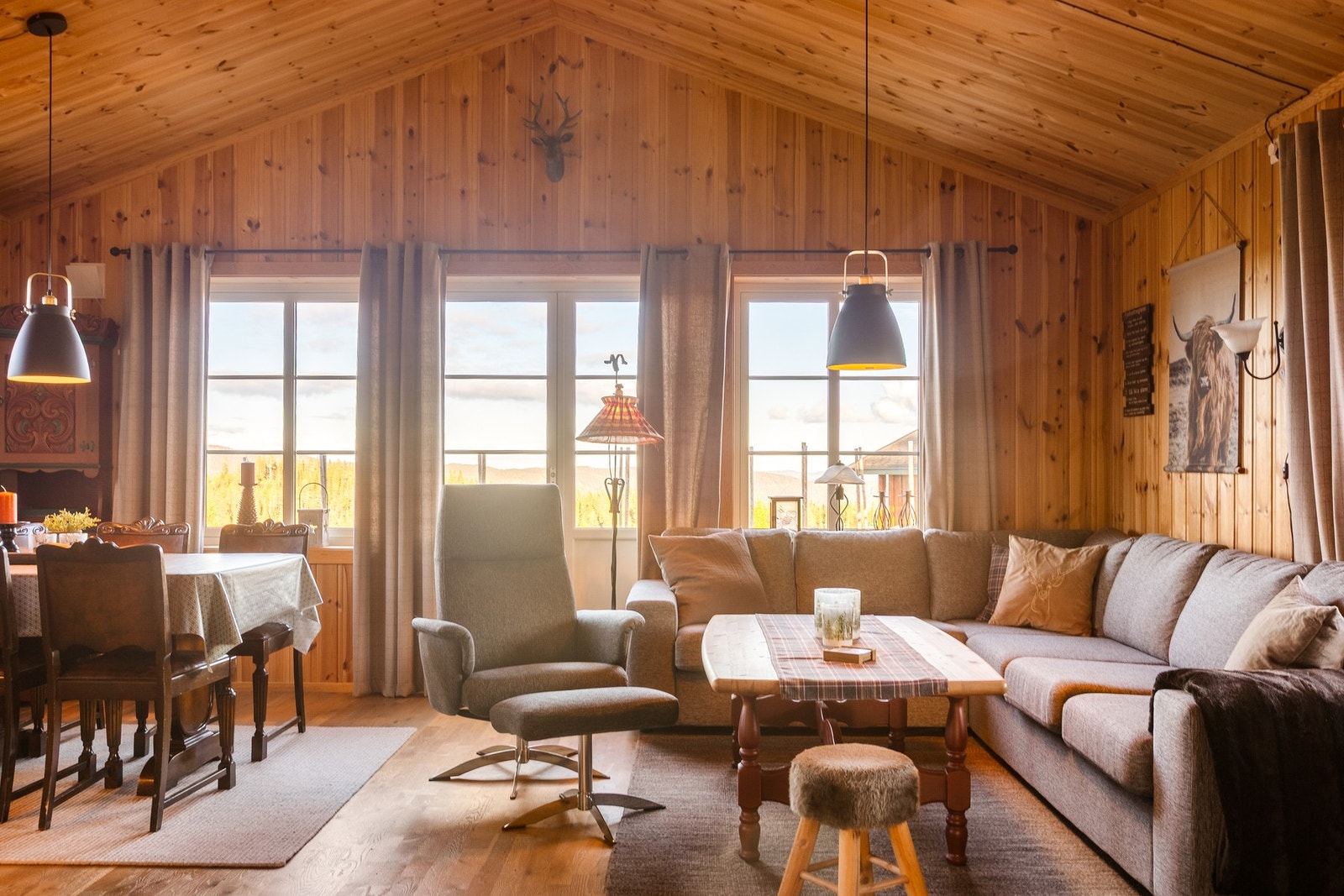 God plass til salong og spisegruppe. Galleribilde