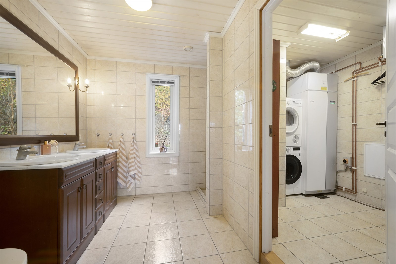 Fra badet i 1. etasje er det adkomst til vaskerommet Galleribilde