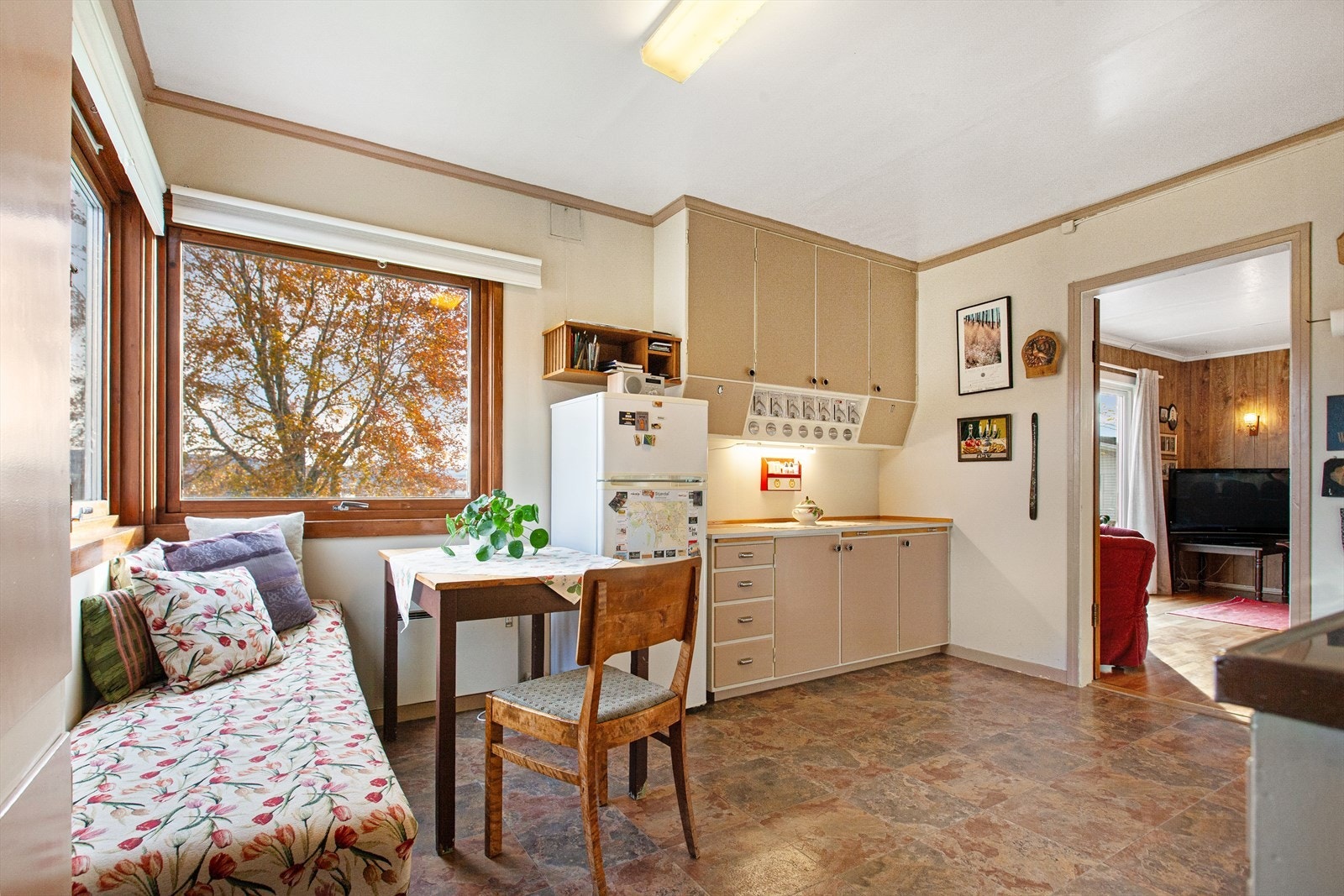 Det er godt med skap- og benkeplass. Galleribilde