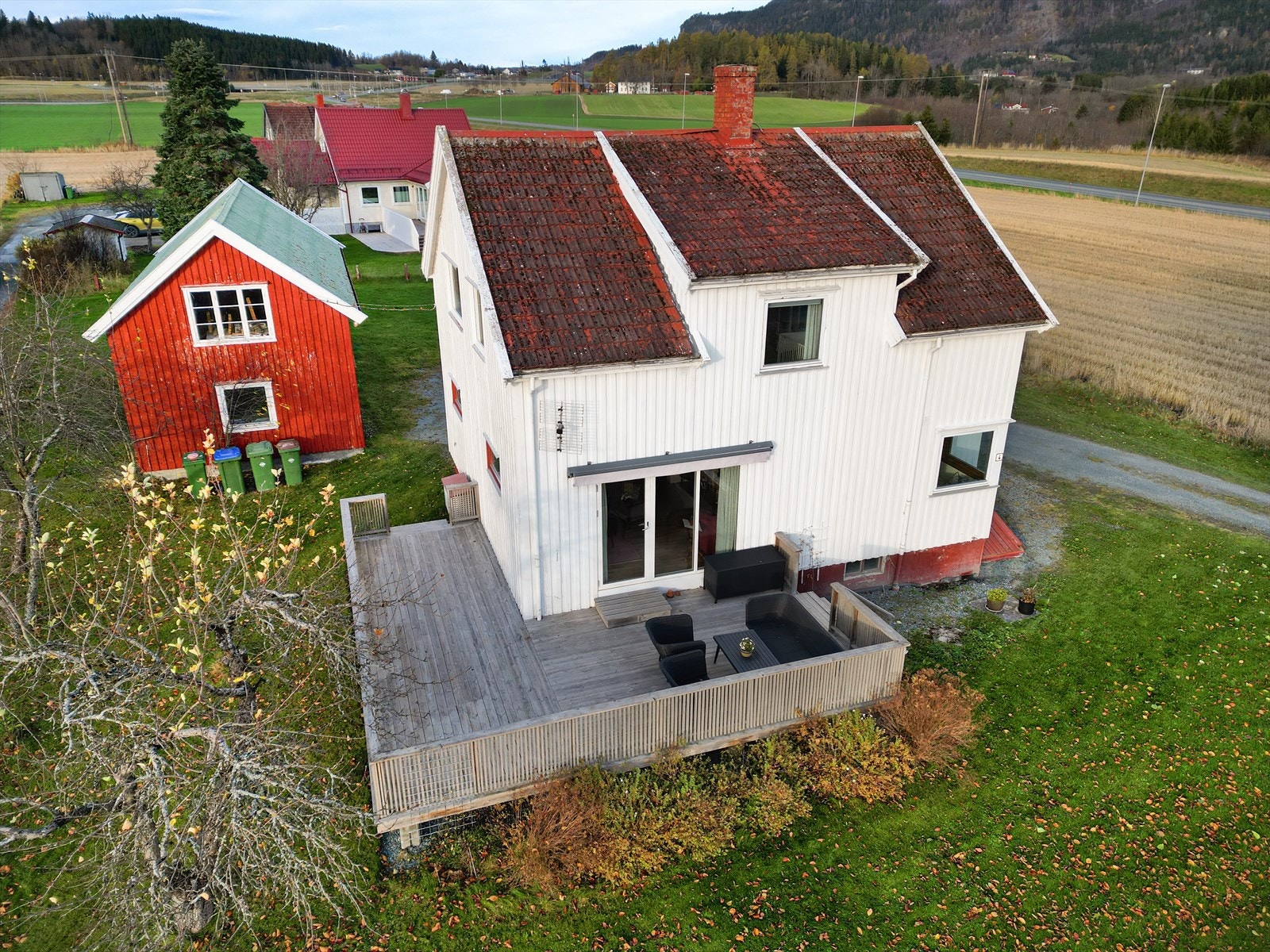 Boligen har en stor terrasse på 34². Galleribilde