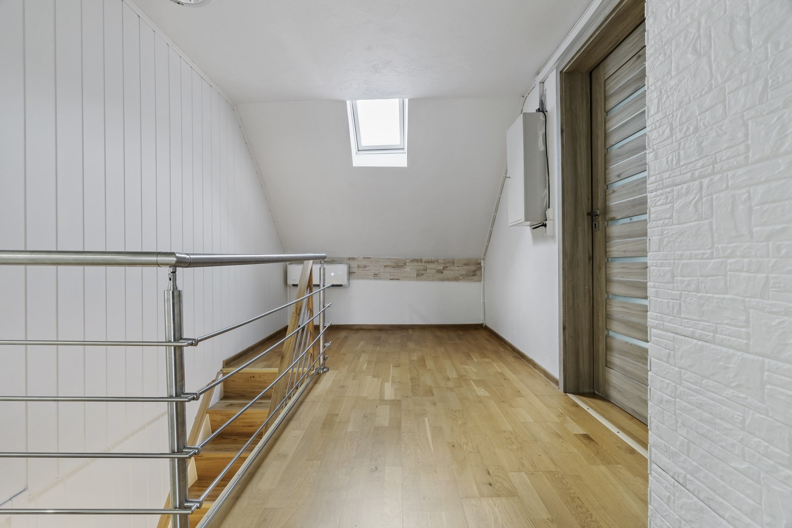 Gang loftsetasje Galleribilde