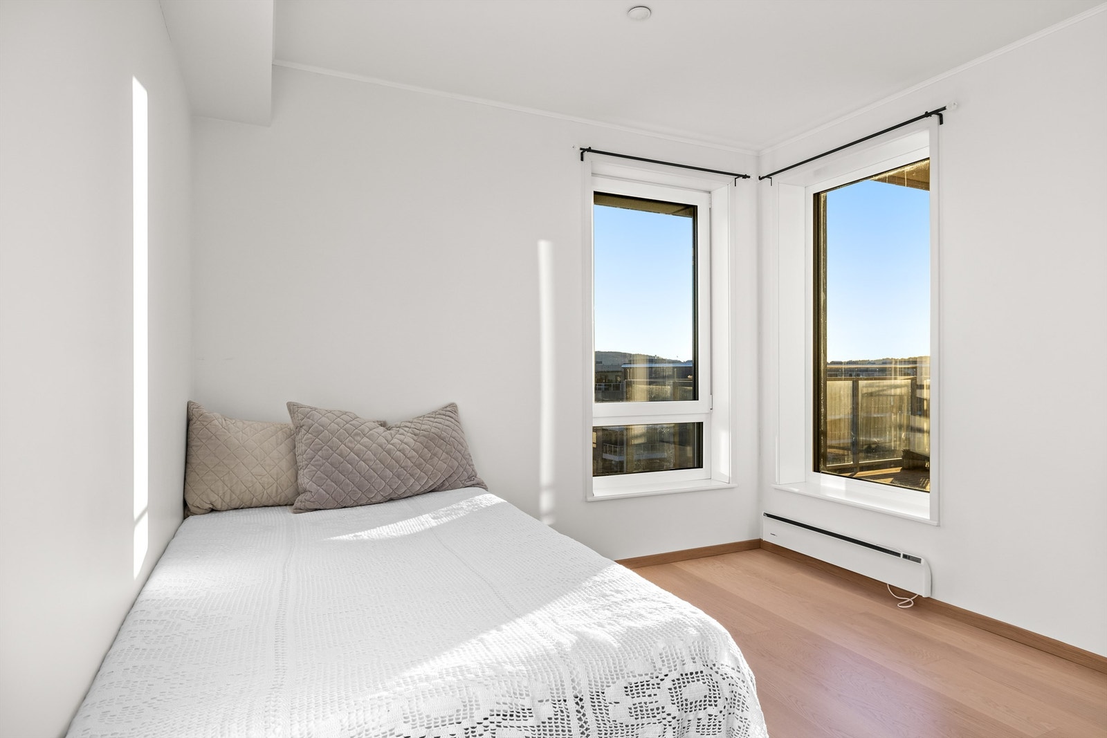 Soverommet har plass til dobbeltseng og garderobeløsning. Galleribilde