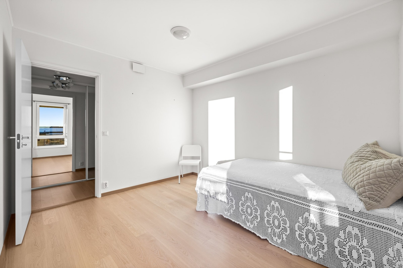 I tillegg til et eget walk-in/garderoberom. Galleribilde