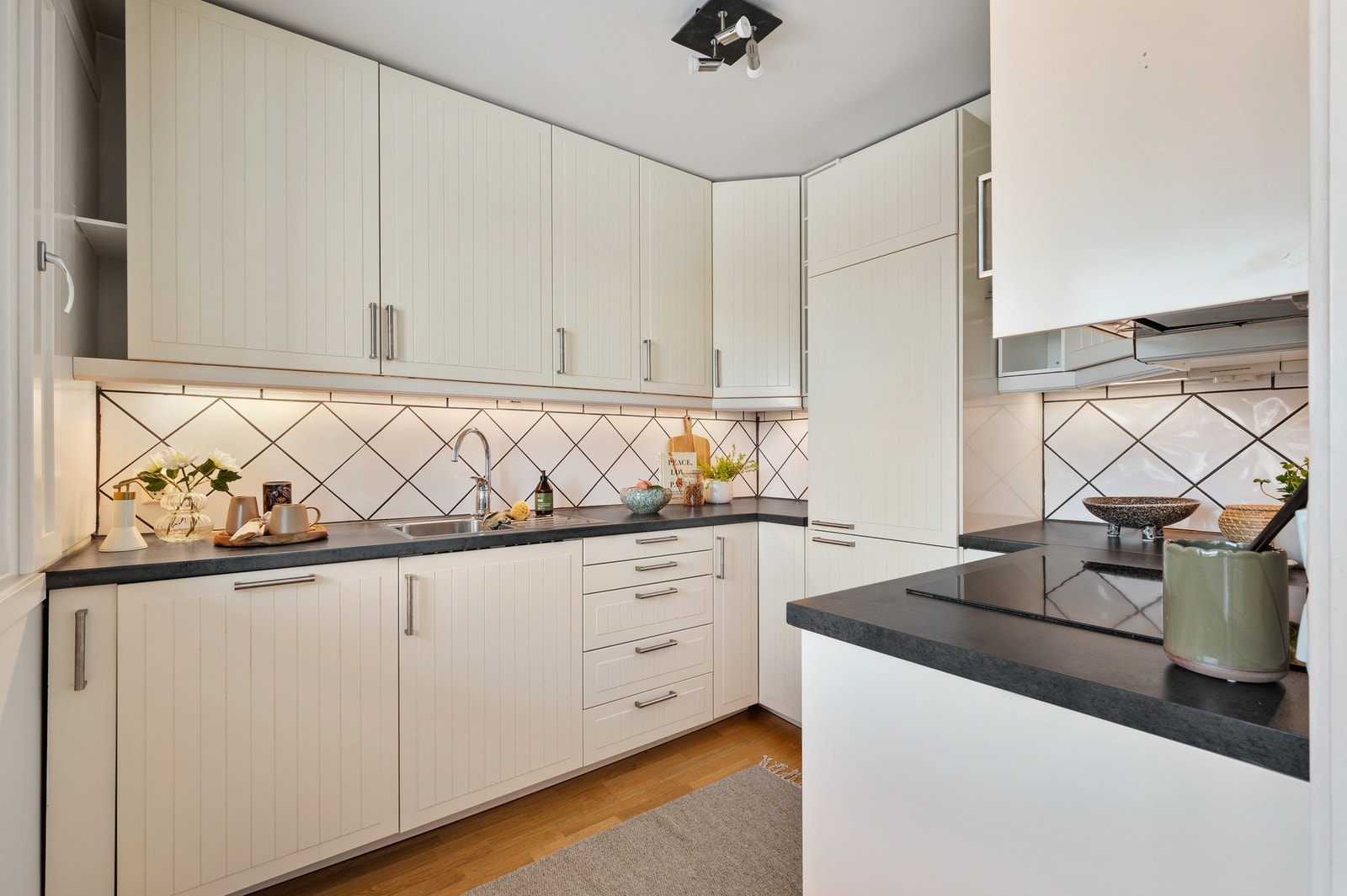 Kjøkkenet har adkomst fra stuen. Galleribilde