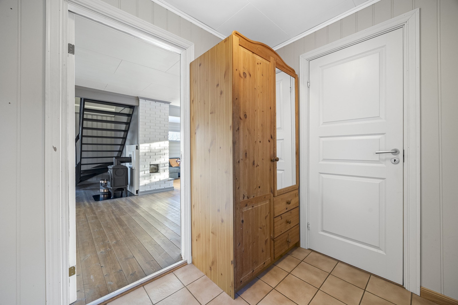 Vindfang med varmekabler i gulv. Galleribilde