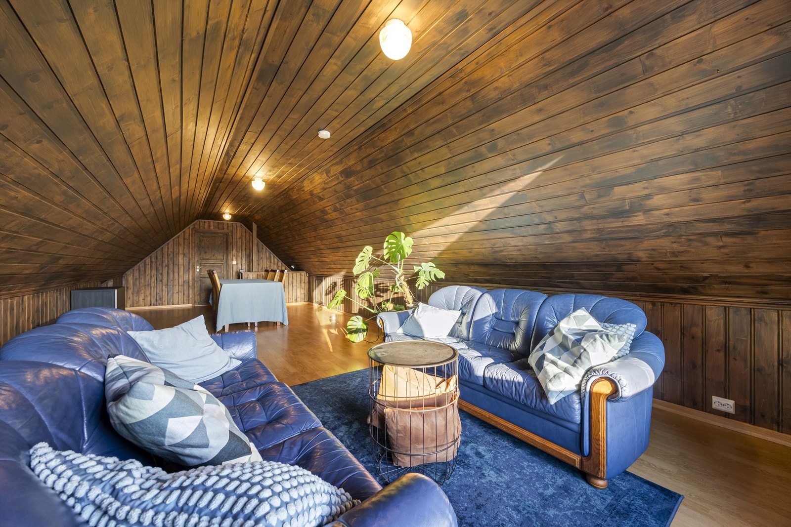 Loft - Rommet er godkjent som bod/disponibelt rom. Romslig rom med god plass til lagring. Galleribilde