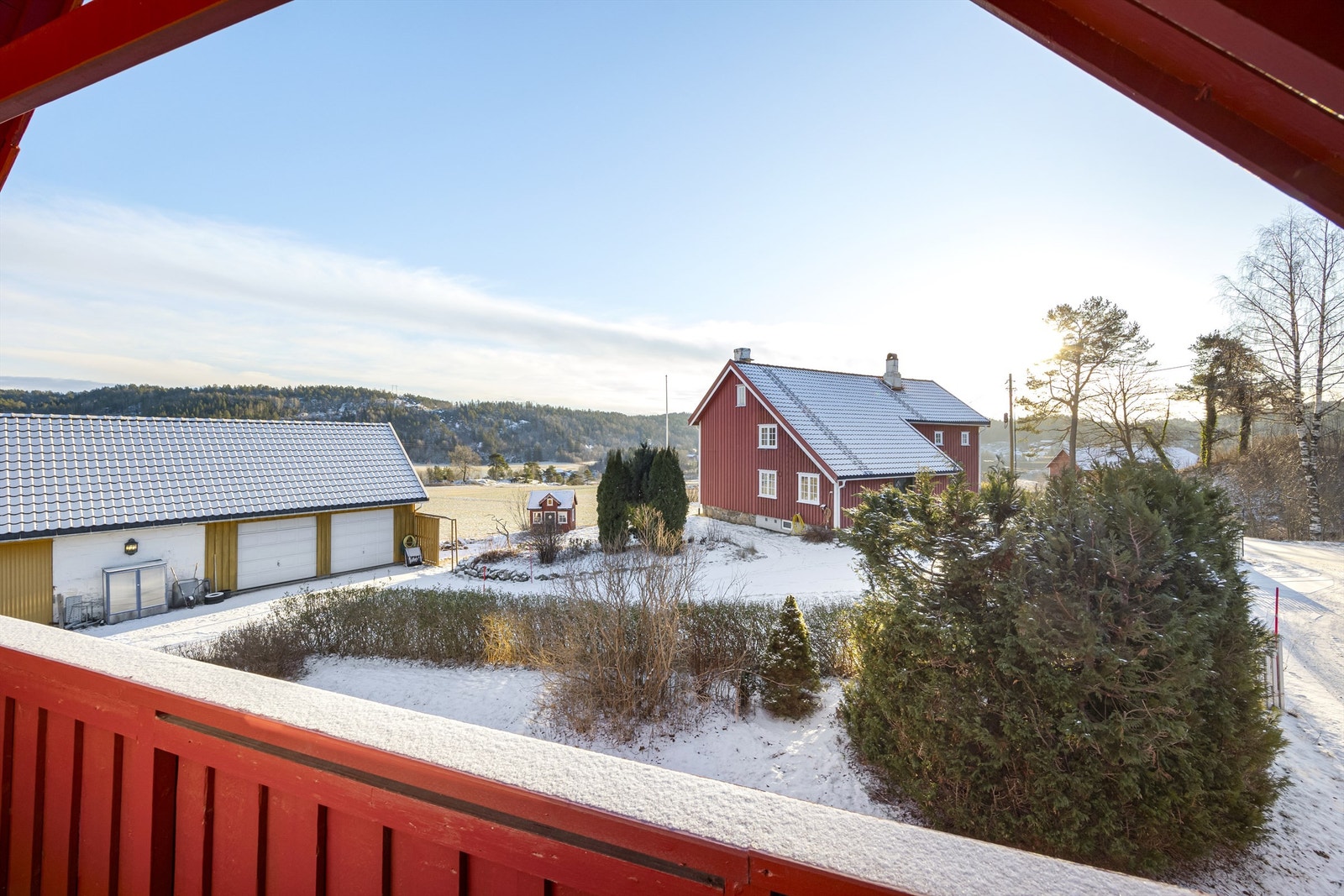 Landlig og flott utsikt i et barnevennlig og flott nabolag. Galleribilde