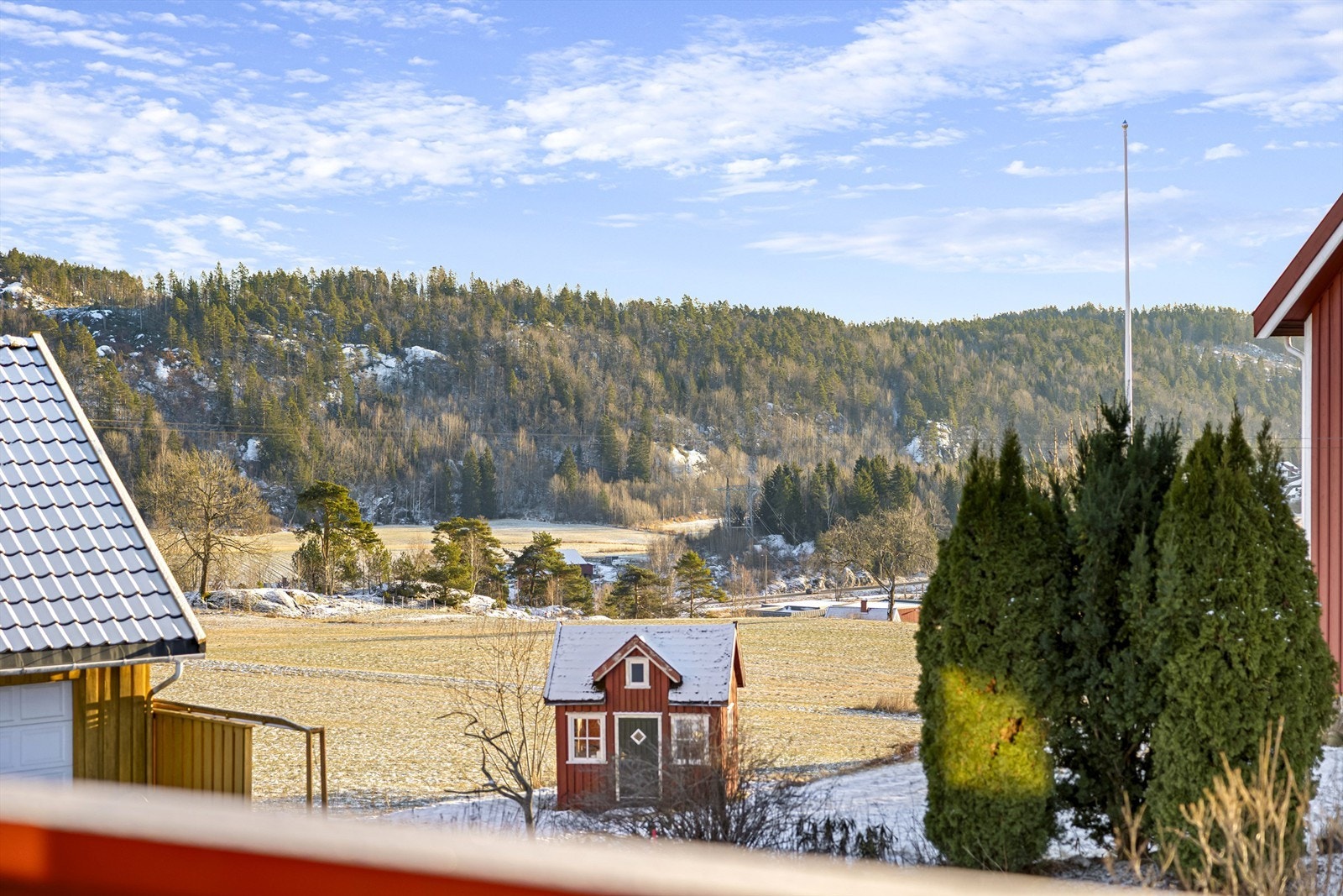 Utsikt fra balkong i 2. etasje. Galleribilde