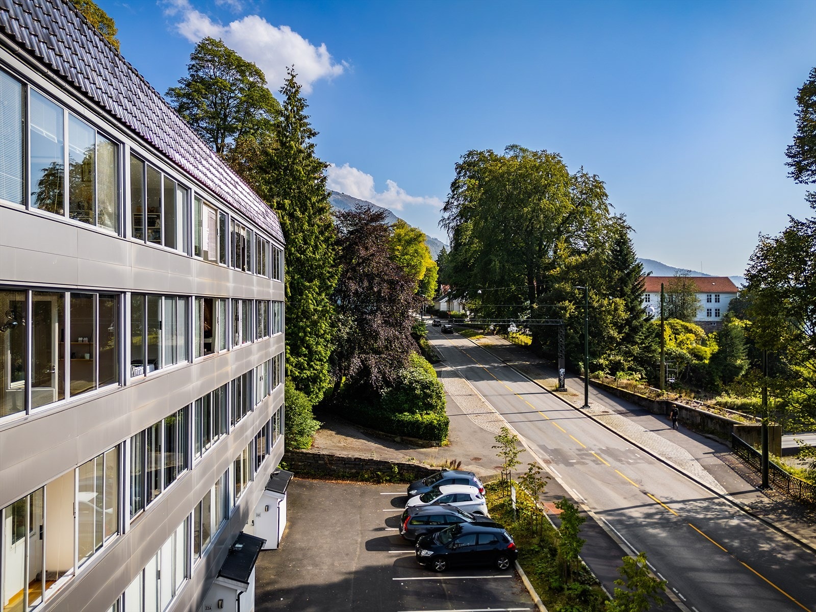 - Borettslaget har en felles parkeringsplass med første mann til mølla-prinsippet. Hver leilighet får tildelt et parkeringskort - Galleribilde