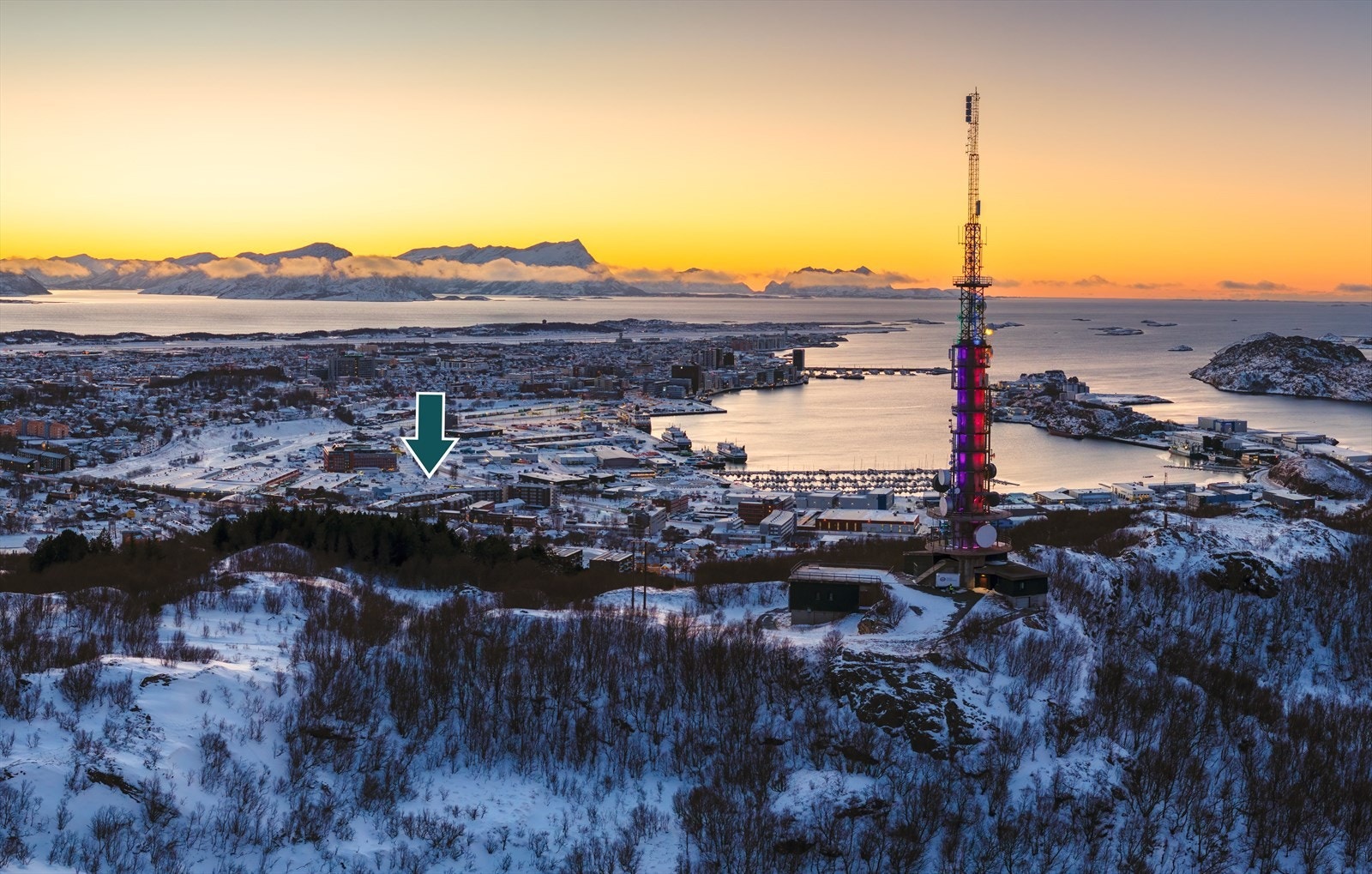 Gangavstand til flotte turer opp til Linken og Keiservarden. Leiligheten ligger som anvist med pil. Galleribilde
