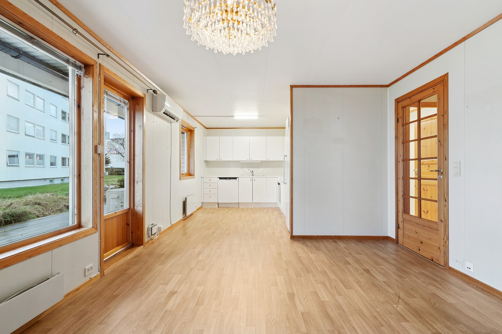 Det er åpen stue/kjøkkenløsning. Galleribilde