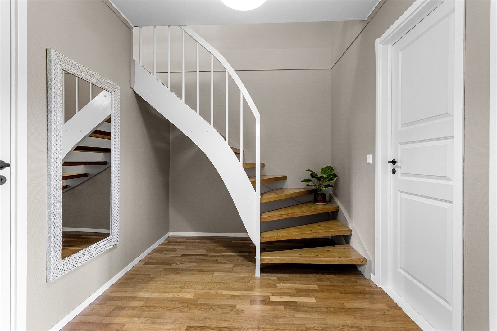 Velkommen ned til underetasjen i boligen. Galleribilde