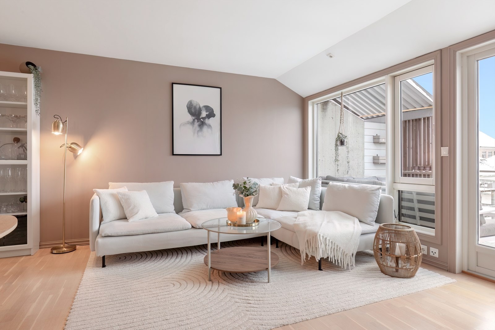 Velkommen til en flott og moderne leilighet i Hjelmelandsgata 9. Foto: Joakim Hagen. Galleribilde