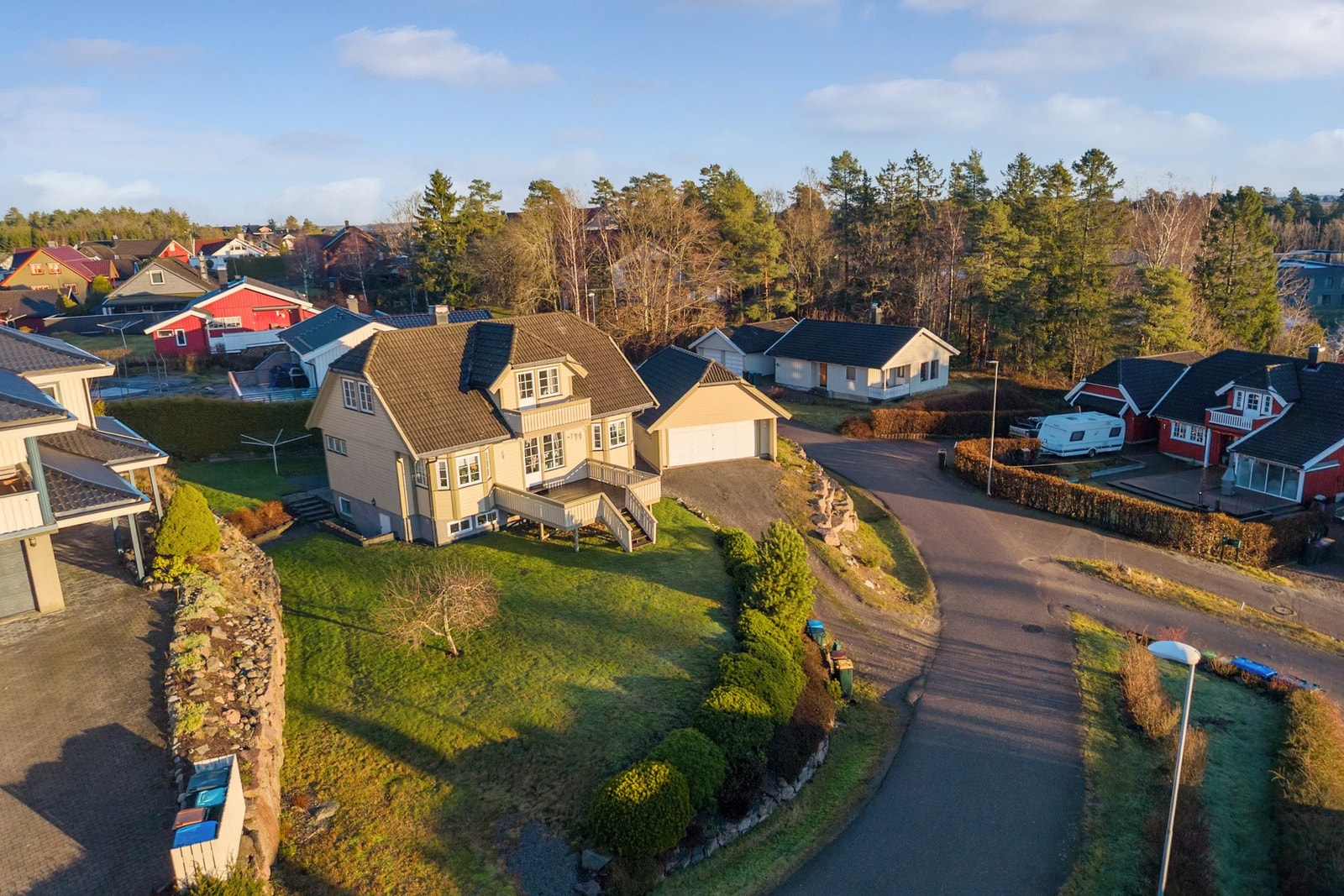 Her bor man rolig til, med nærhet til alle fasiliteter og servicetilbud. Galleribilde