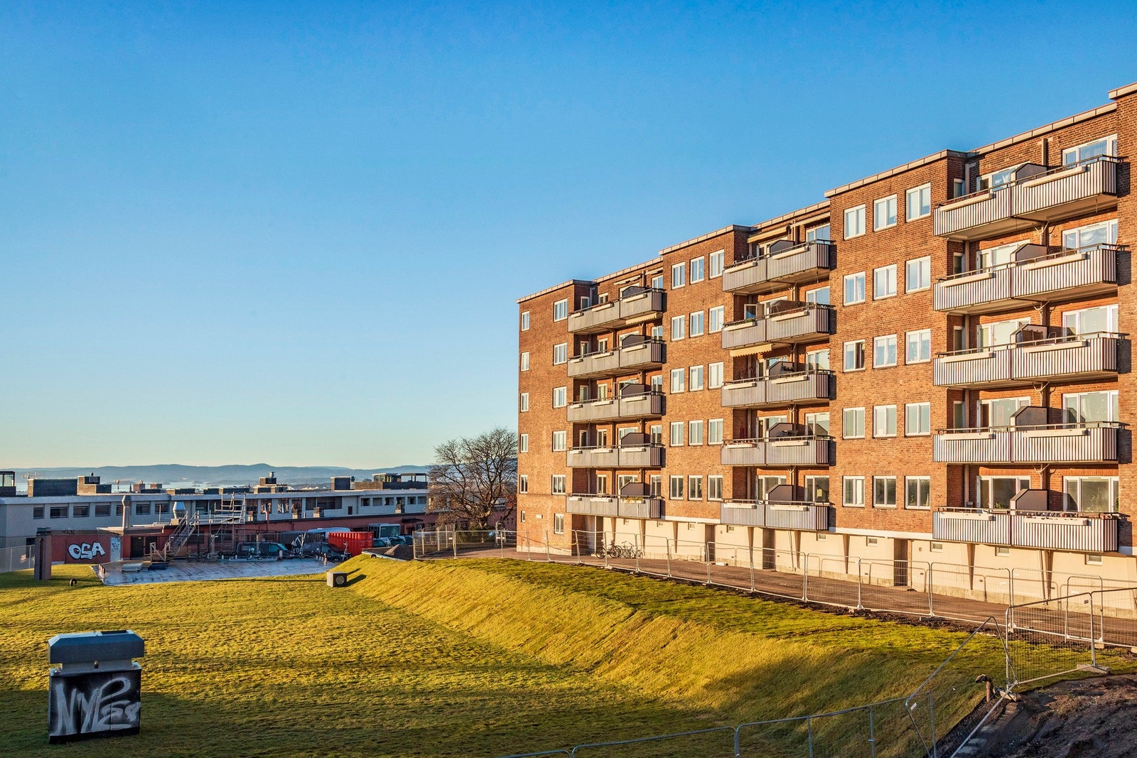 Fasade. Velkommen til et hyggelig og veldrevet borettslag! Galleribilde