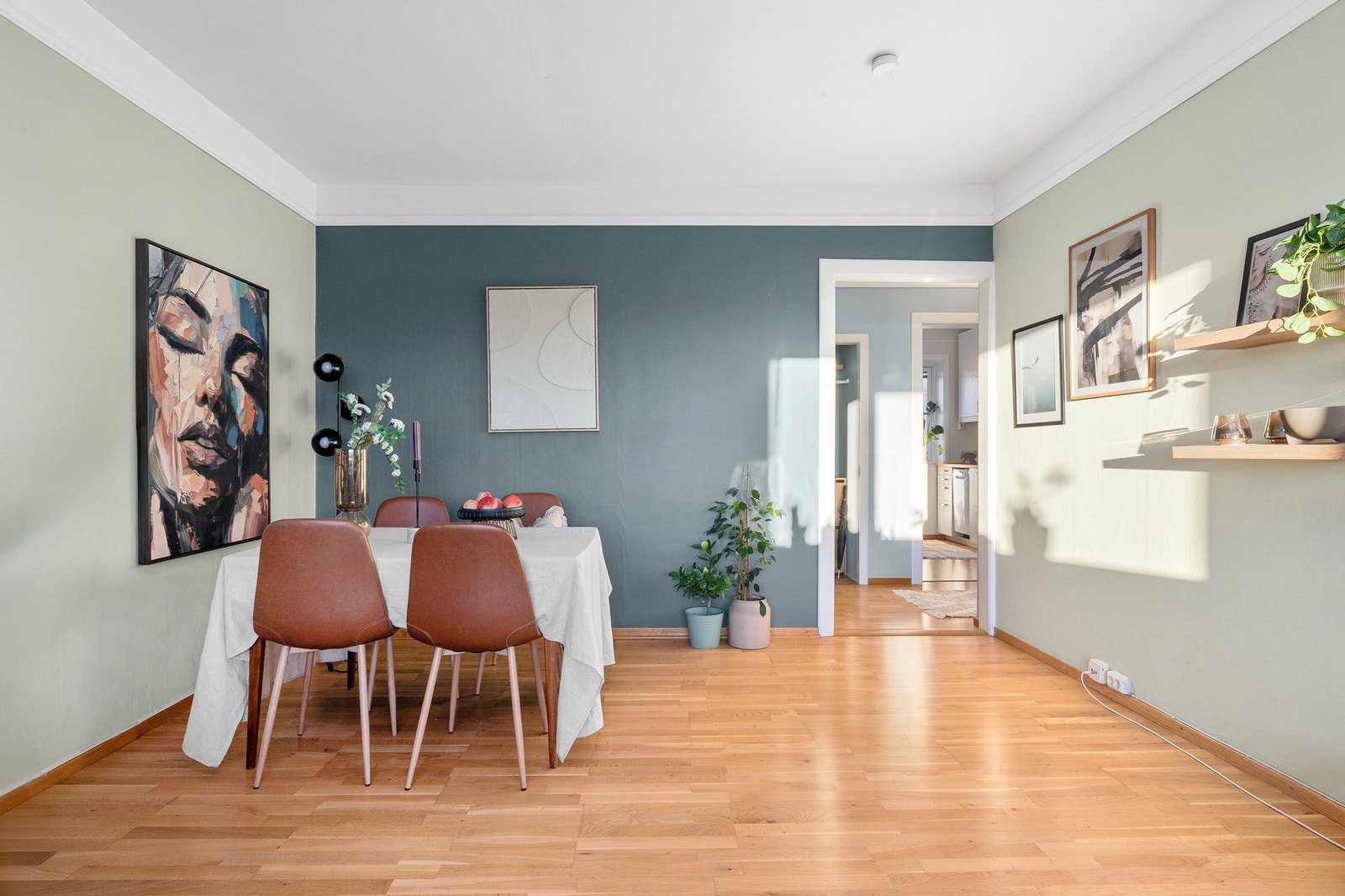 Stuens gode utforming gjør det enkelt å dele opp rommet i ulike soner. Galleribilde