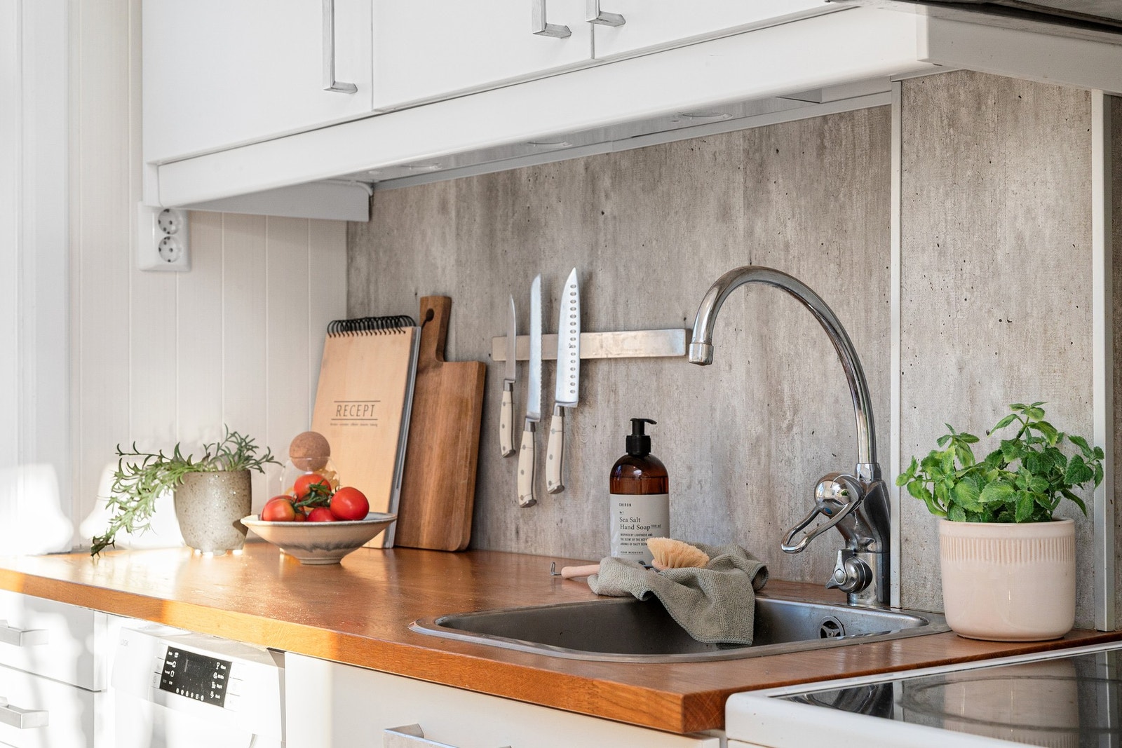 Benkeplate i eik. Galleribilde