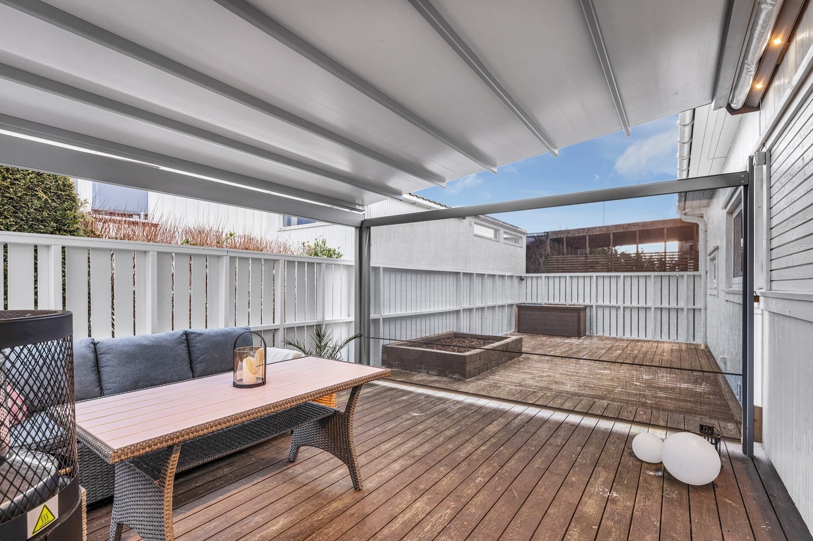 1. etasje: Terrasse med pergola Galleribilde