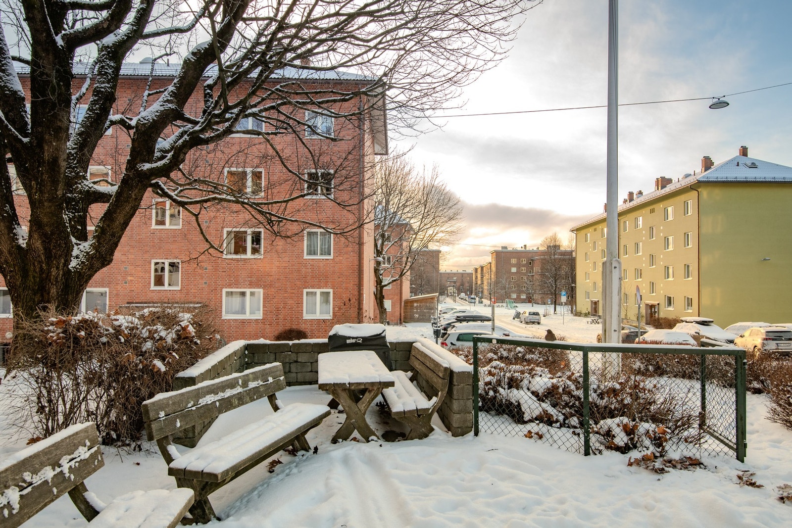 Leiligheten har en svært attraktiv beliggenhet i et rolig og etablert boligområde på Torshov. Galleribilde