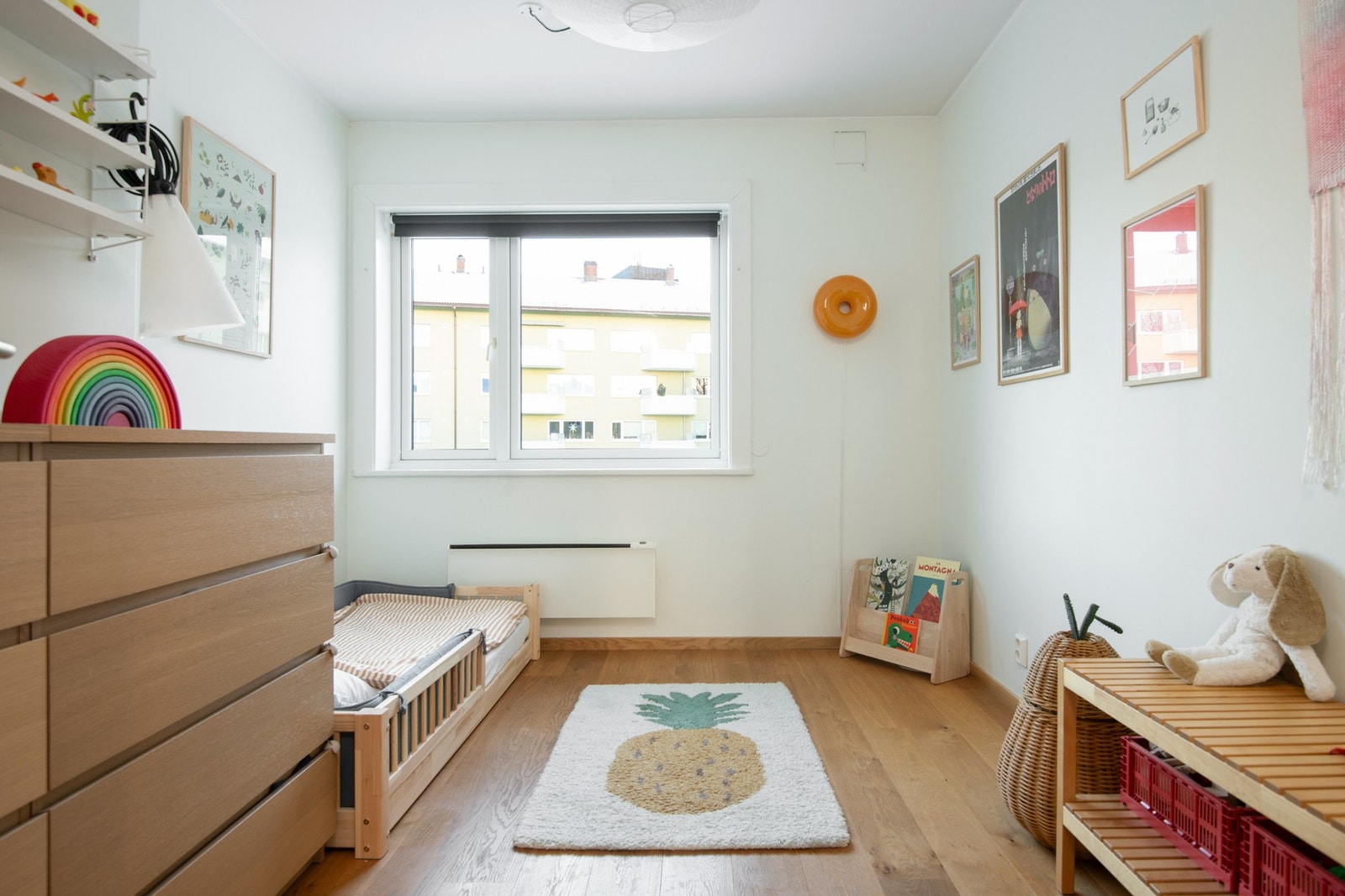 Soverom 2 gir god fleksibilitet og kan benyttes som barnerom, gjesterom eller ekstra soverom etter behov. Galleribilde