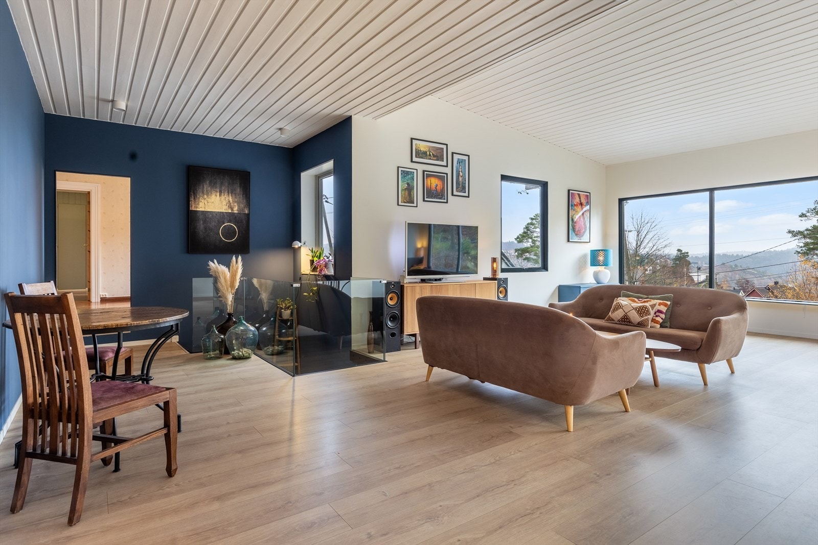 Stue med pent glassrekkverk Galleribilde