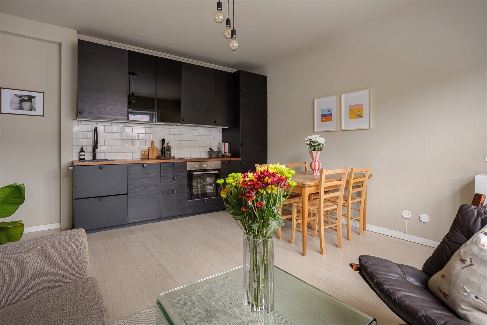 Her kan man invitere venner og familie til herlige middagskvelder. Galleribilde