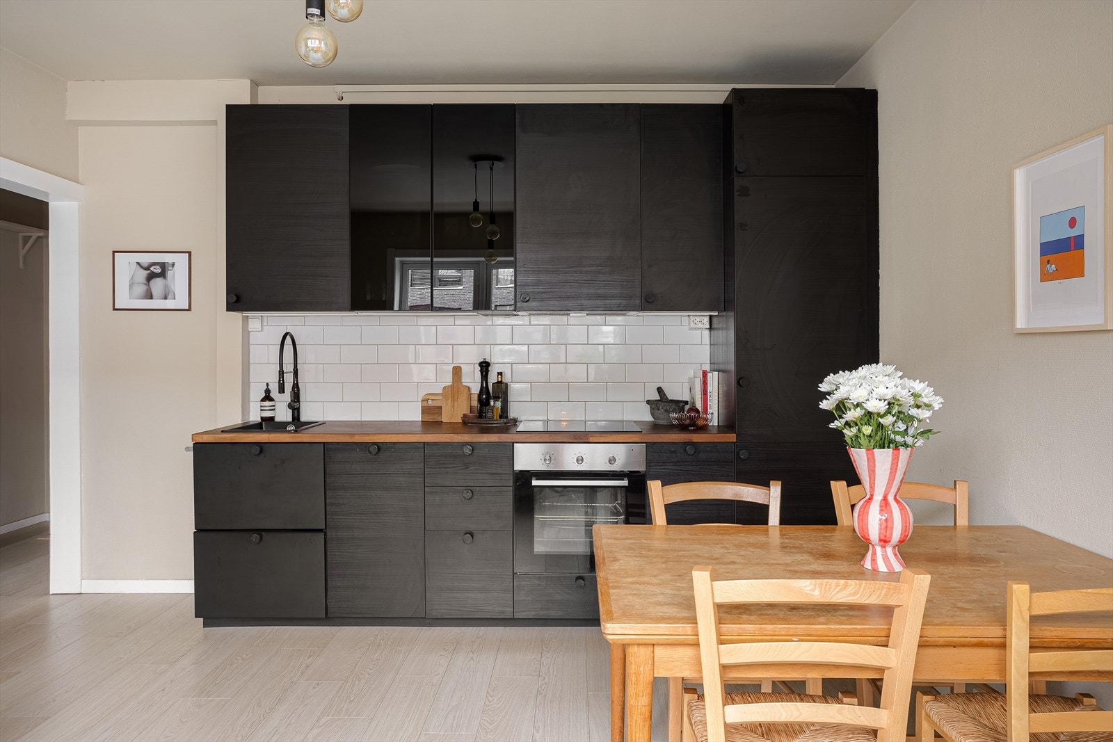 Her har du god plass til å innrede med spisebord. Galleribilde