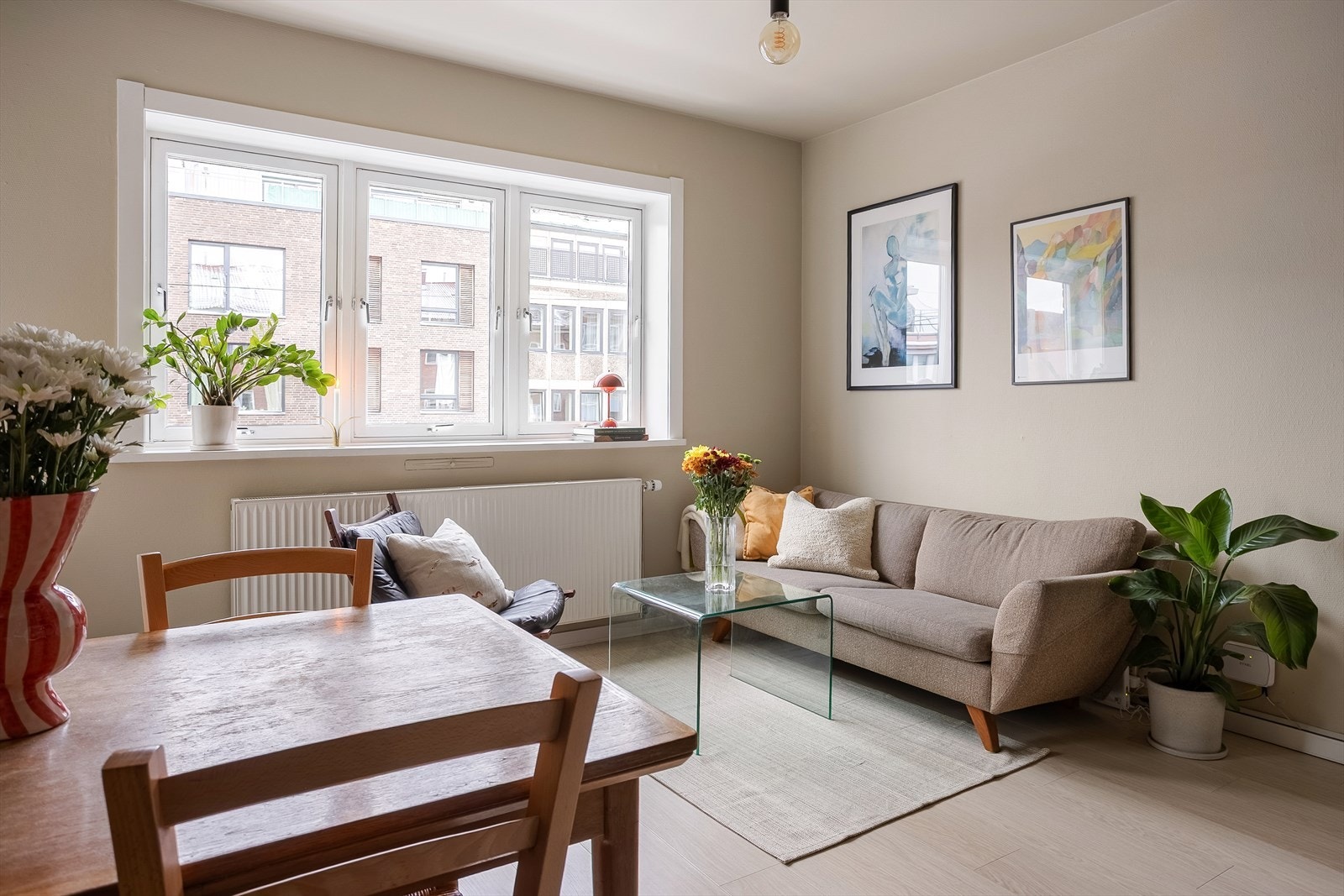 Når strømprisene stiger er det godt å vite at varmtvann og fyring er inkludert i felleskostnadene. For øvrig er felleskostnadene kun 3 419,- Galleribilde