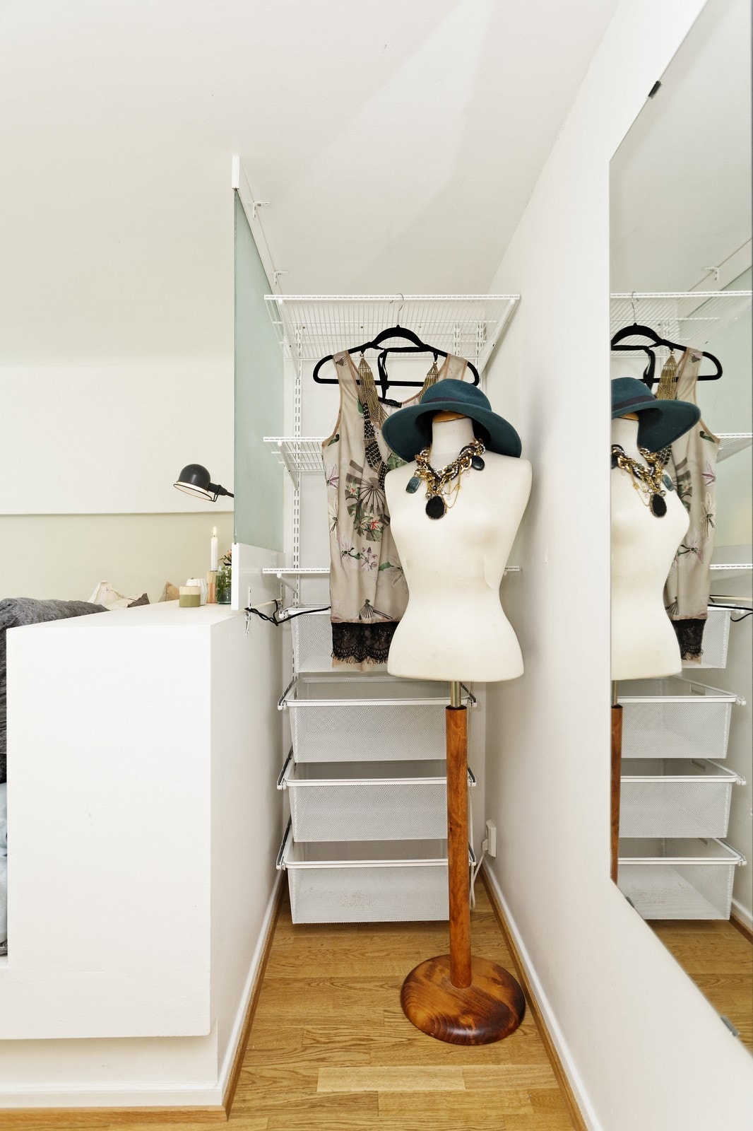 Plass til oppbevaring på hems Galleribilde