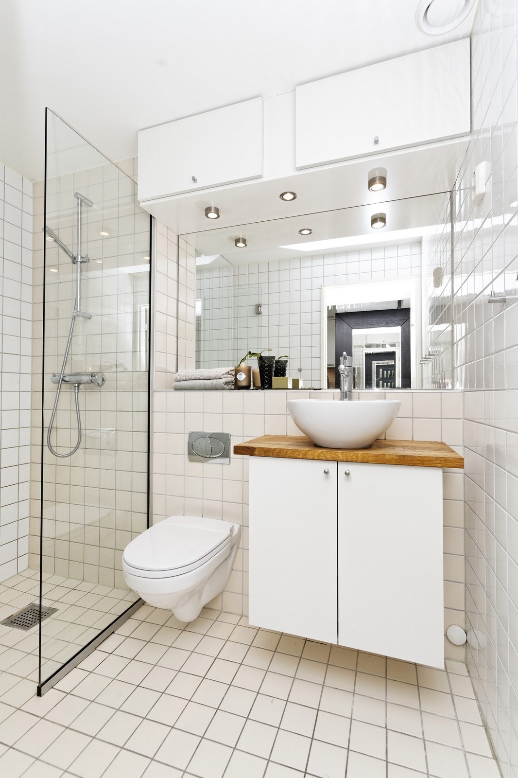 Pent flislagt bad med varmekabler Galleribilde