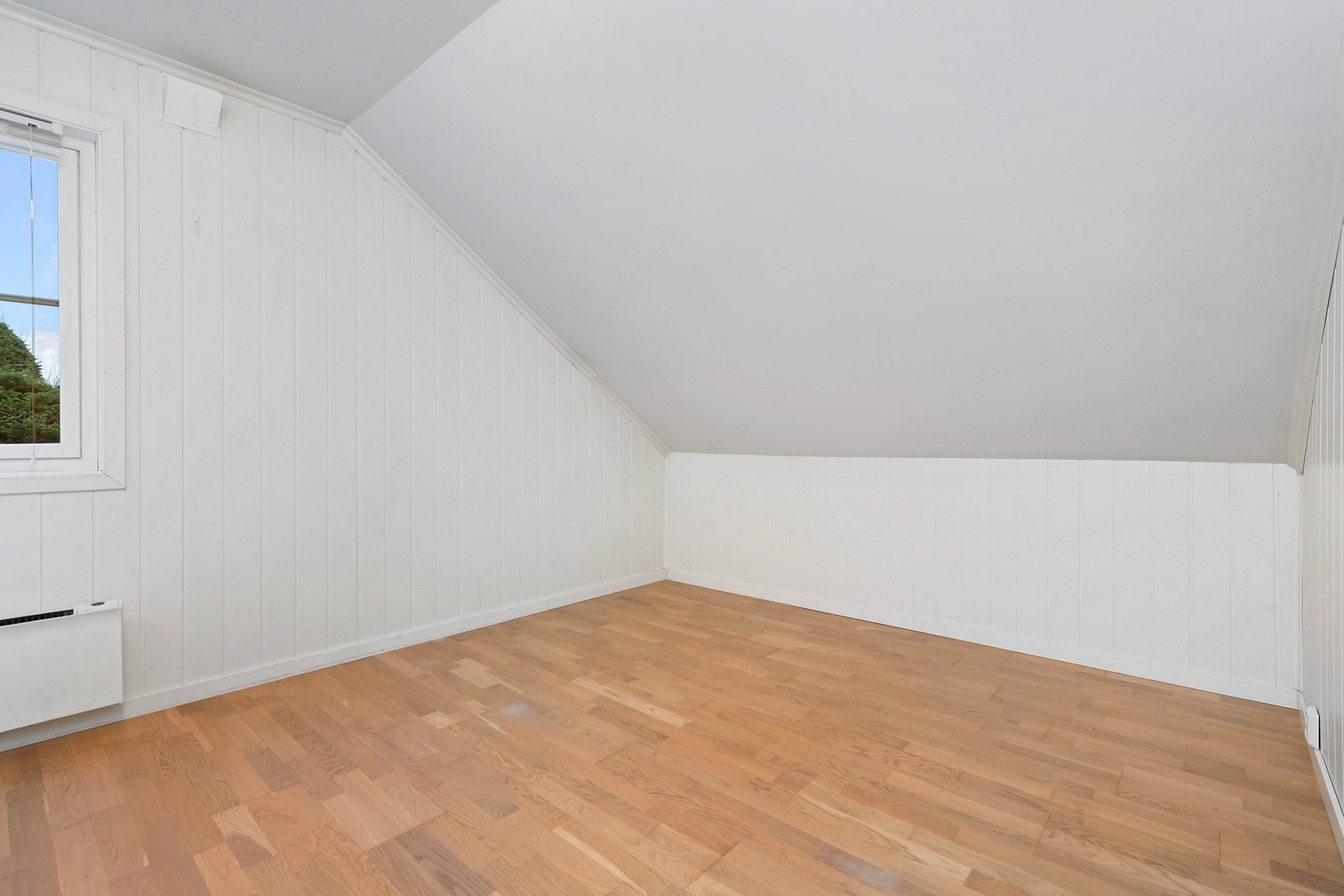 Boenhet på loft: Boenheten har 1 stort soverom. Galleribilde