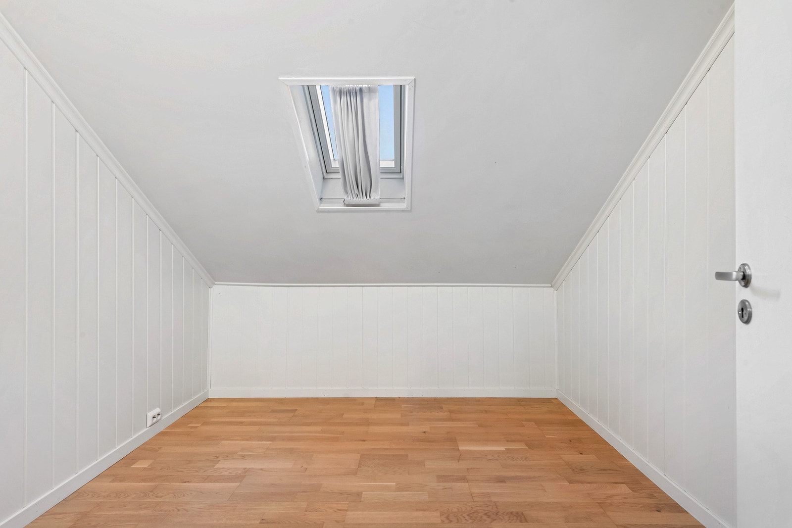 Boenhet på loft: Bod på loft. Galleribilde