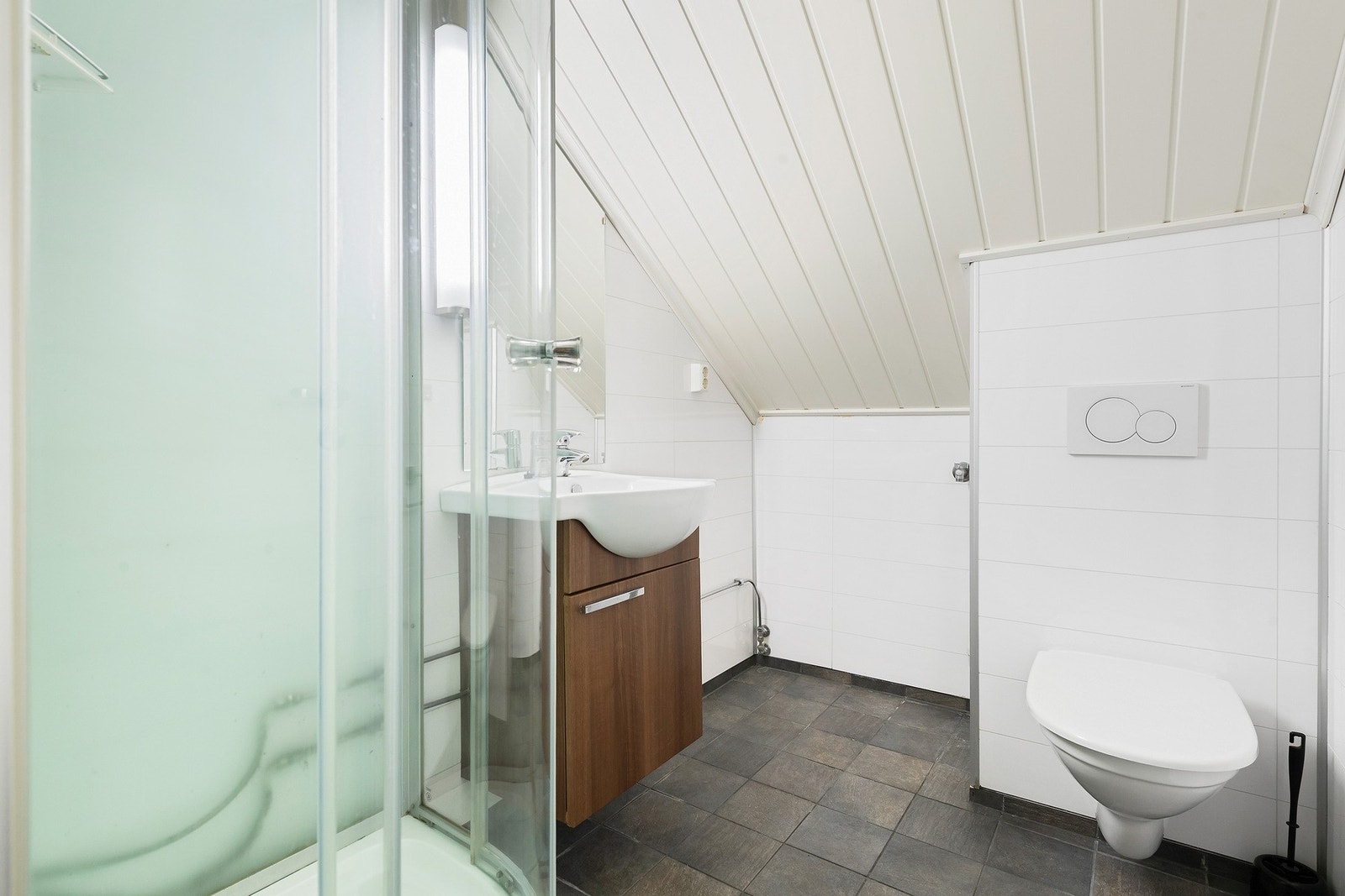 Boenhet på loft: Badet ble oppusset i 2013/2014. Galleribilde