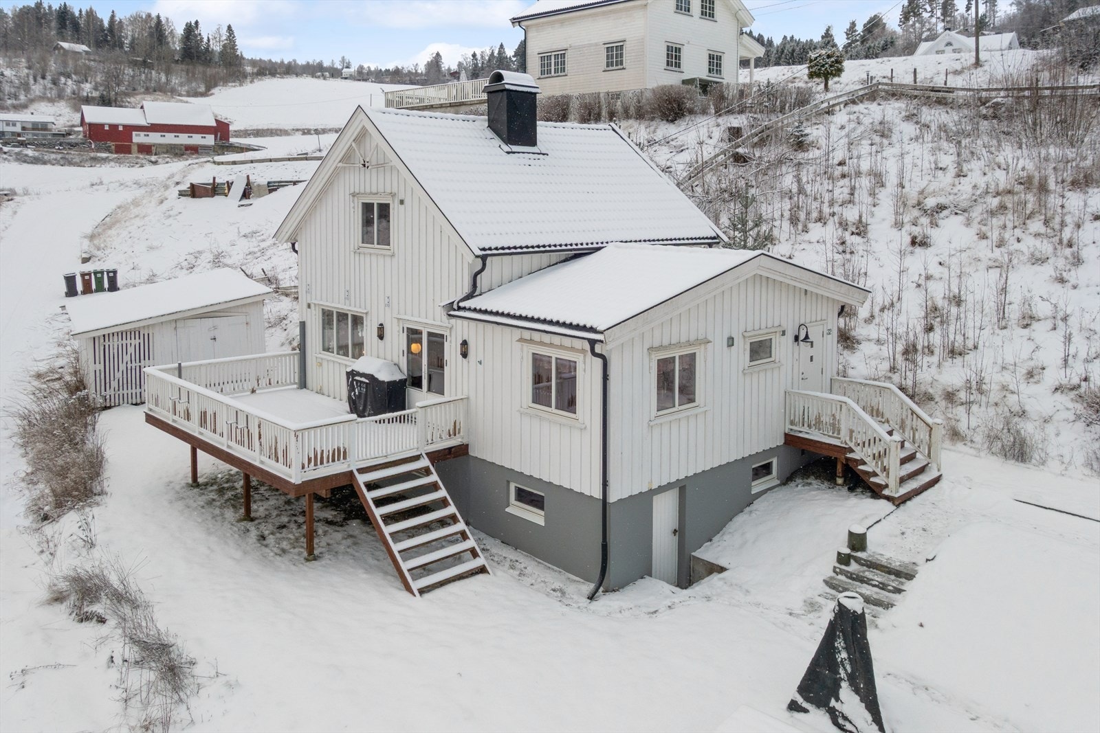 Landlig og fredelig beliggenhet, kun 2 km fra Gran sentrum. Galleribilde
