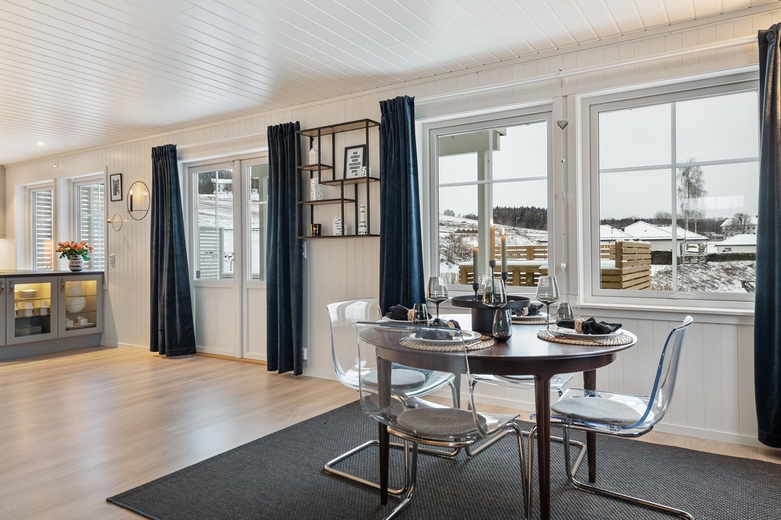 Godt med vinduer gir rikelig med lysinnslipp. Galleribilde