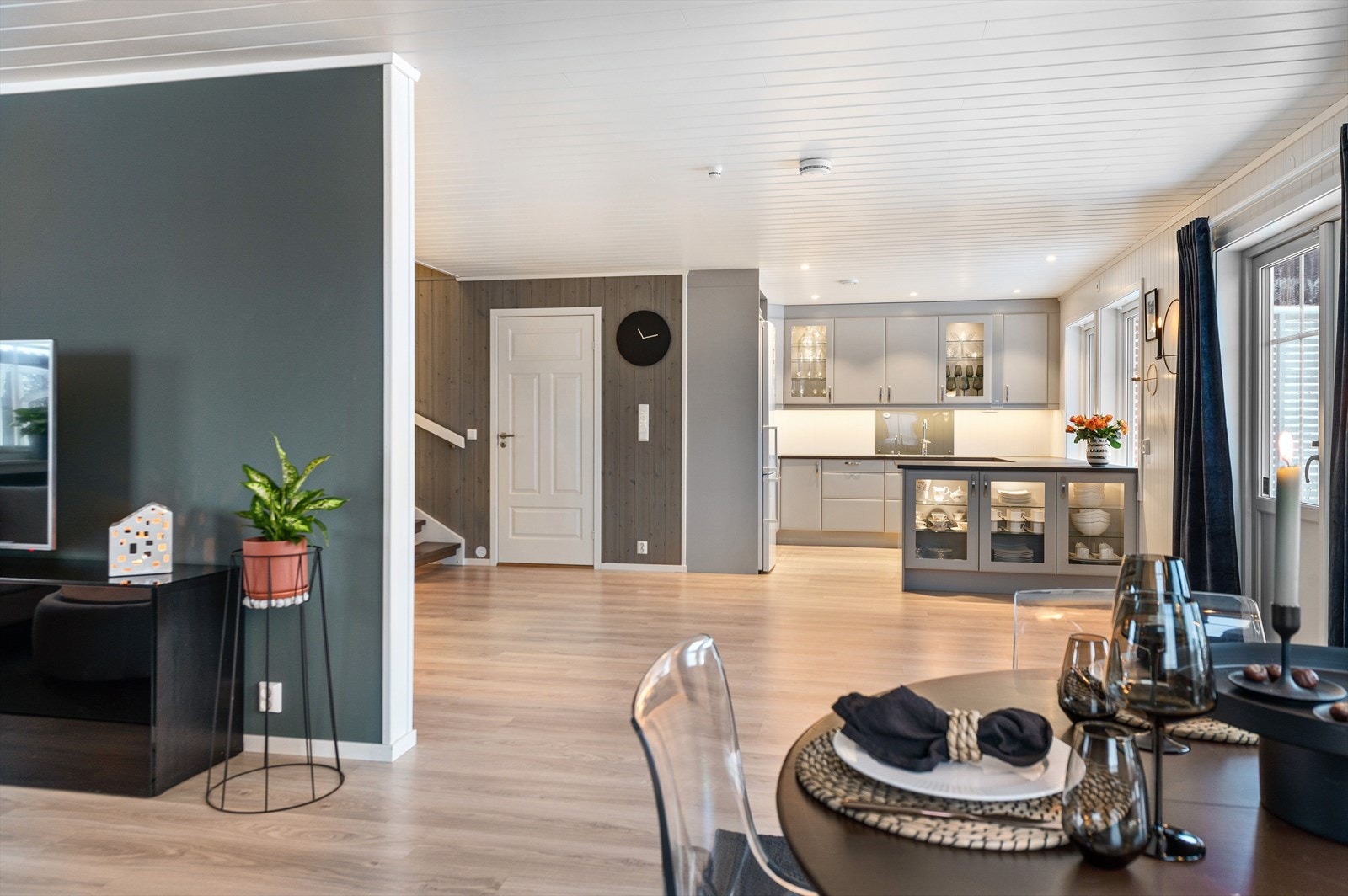 Planløsningen er fin og det oppleves svært luftig og åpent. Galleribilde