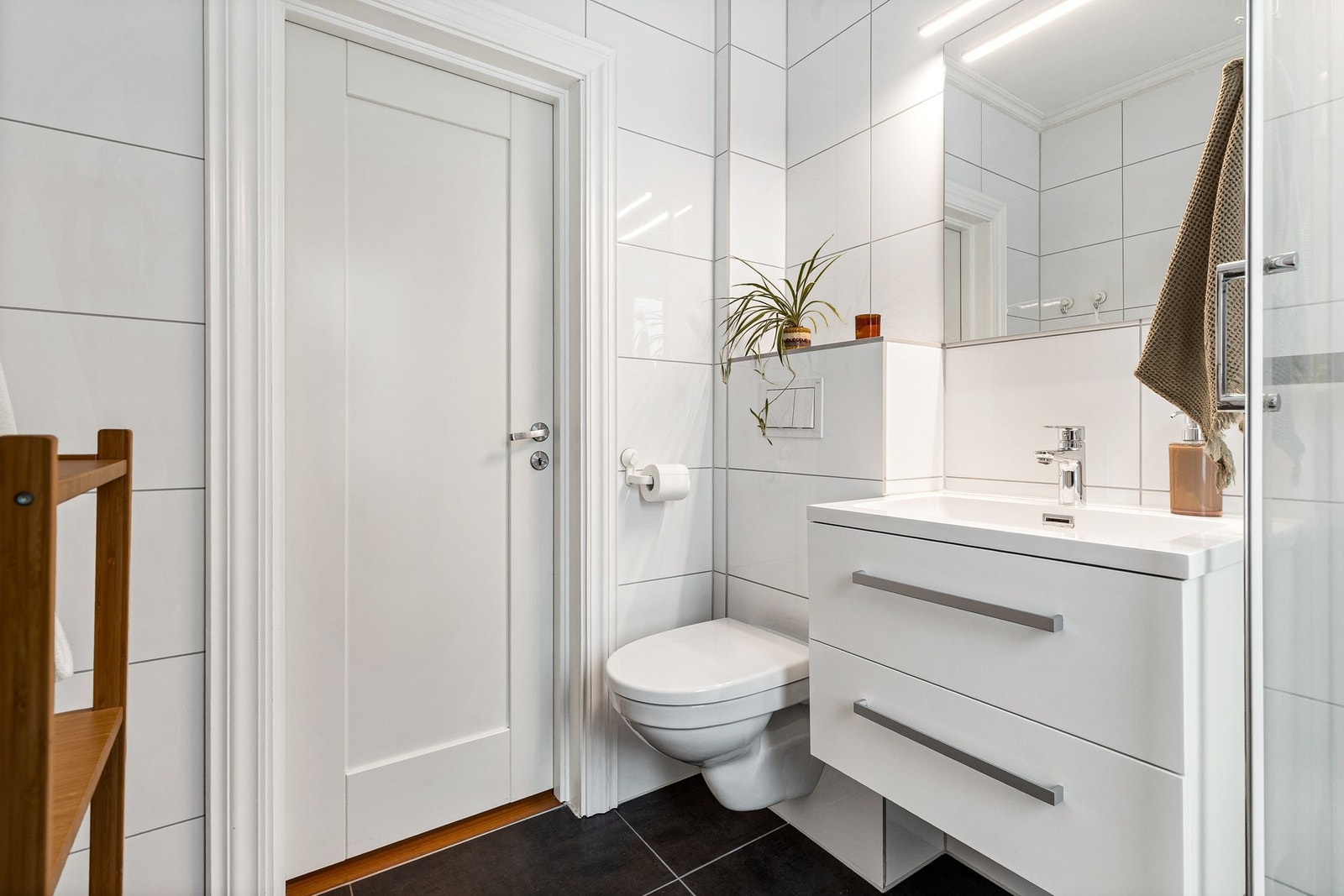 Videre er det installert elektrisk styrt vifte Galleribilde