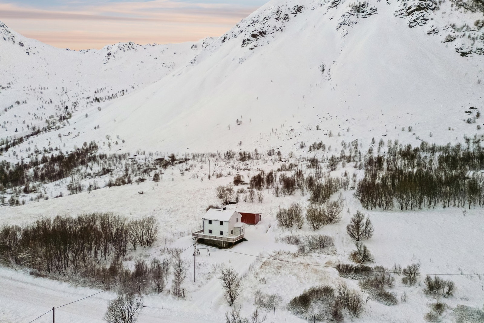 Begge byer har et godt utvalg av forskjellige servicetilbud og småflyplass like utenfor sentrum. Galleribilde