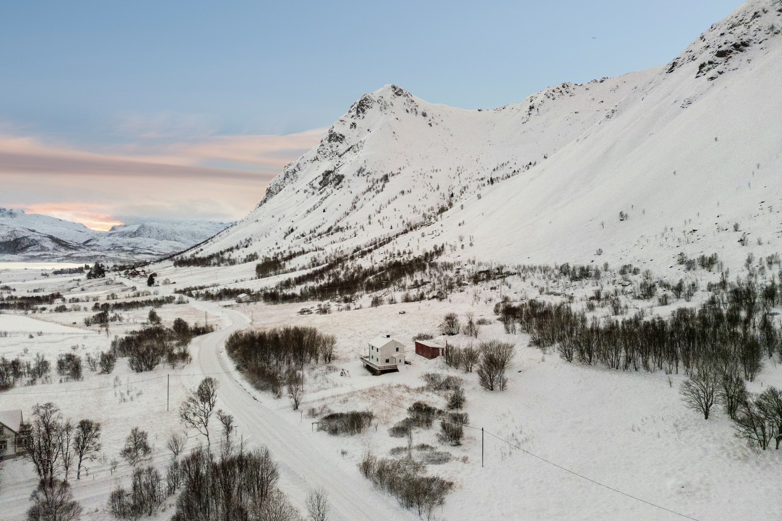 Last ned salgsoppgaven for utfyllende informasjon om eiendommen. Velkommen på en hyggelig visning! Galleribilde