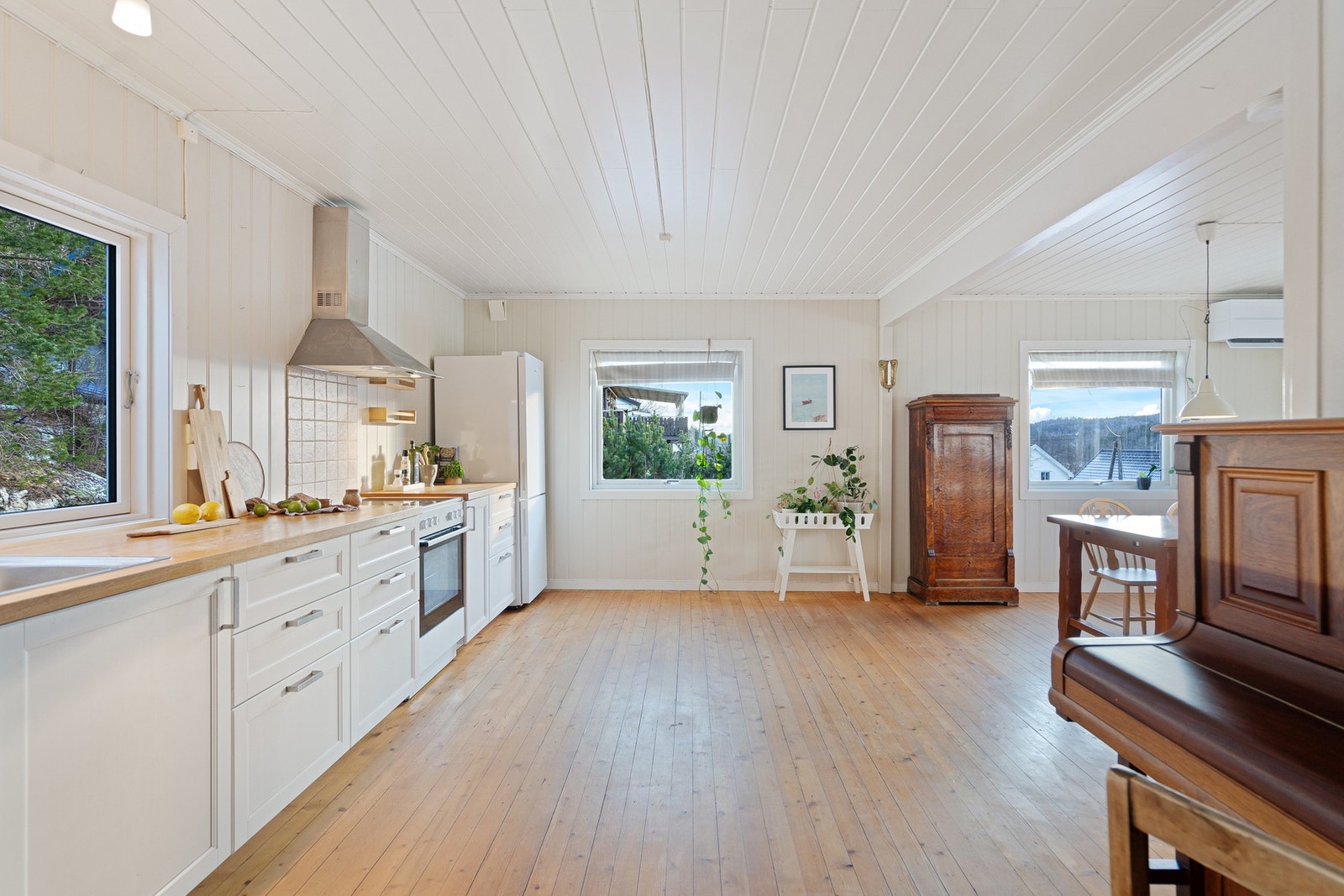 Flere av vinduene er skiftet i senere tid Galleribilde