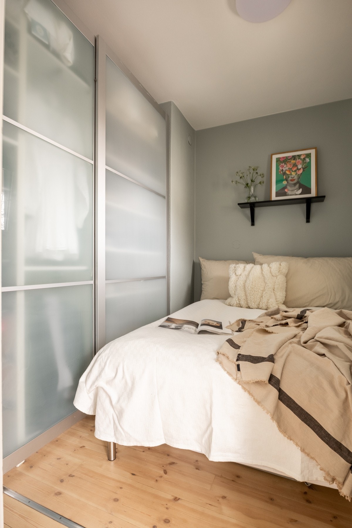 Medfølgende garderobeskap. Galleribilde