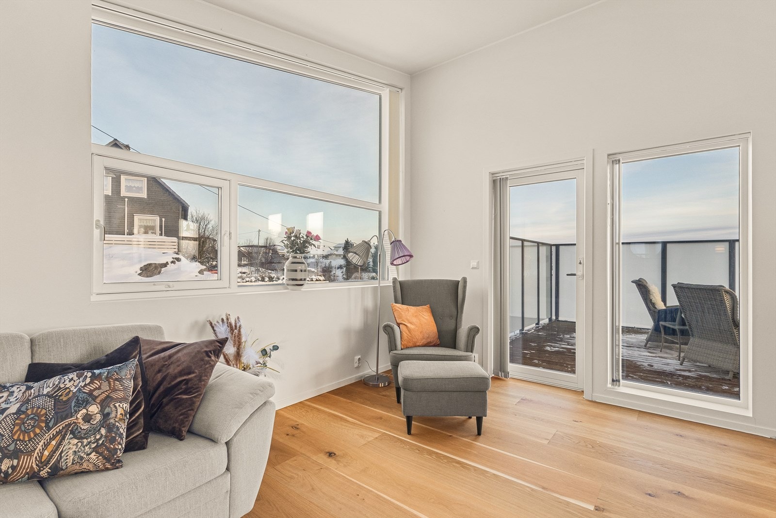 Fra stuen er det direkte utgang til terrasse på 45,0m² Galleribilde