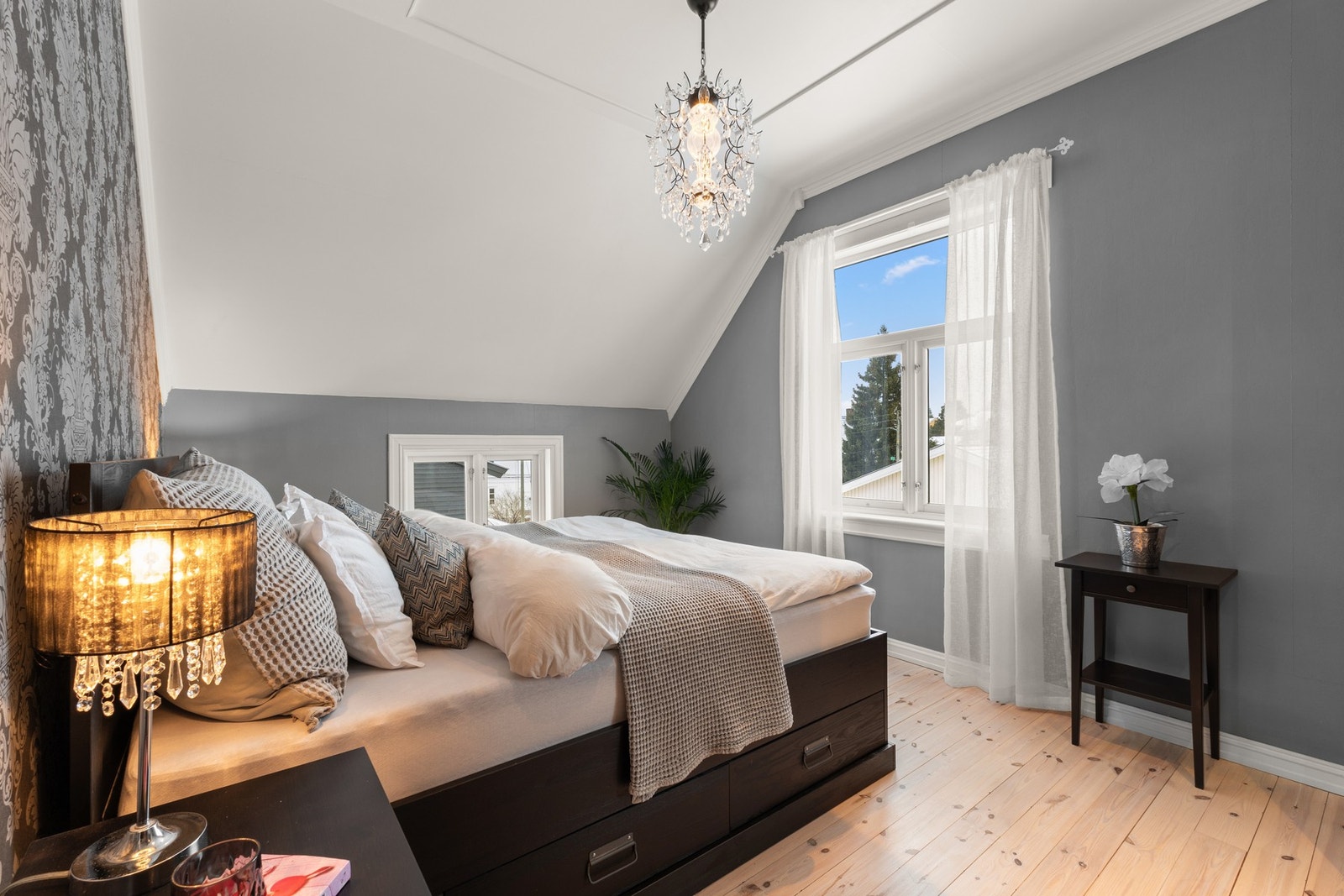 God plass til dobbeltseng på soverom 1 Galleribilde