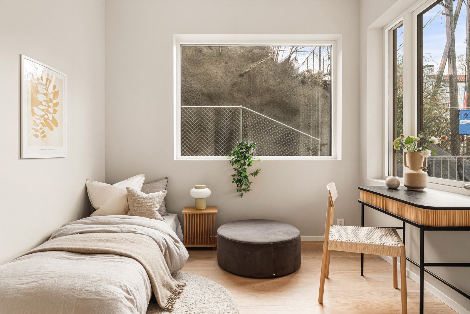 De to andre soverommene er også av god størrelse med plass til seng, nattbord og oppbevaringsløsninger som garderobe og kommoder. Galleribilde