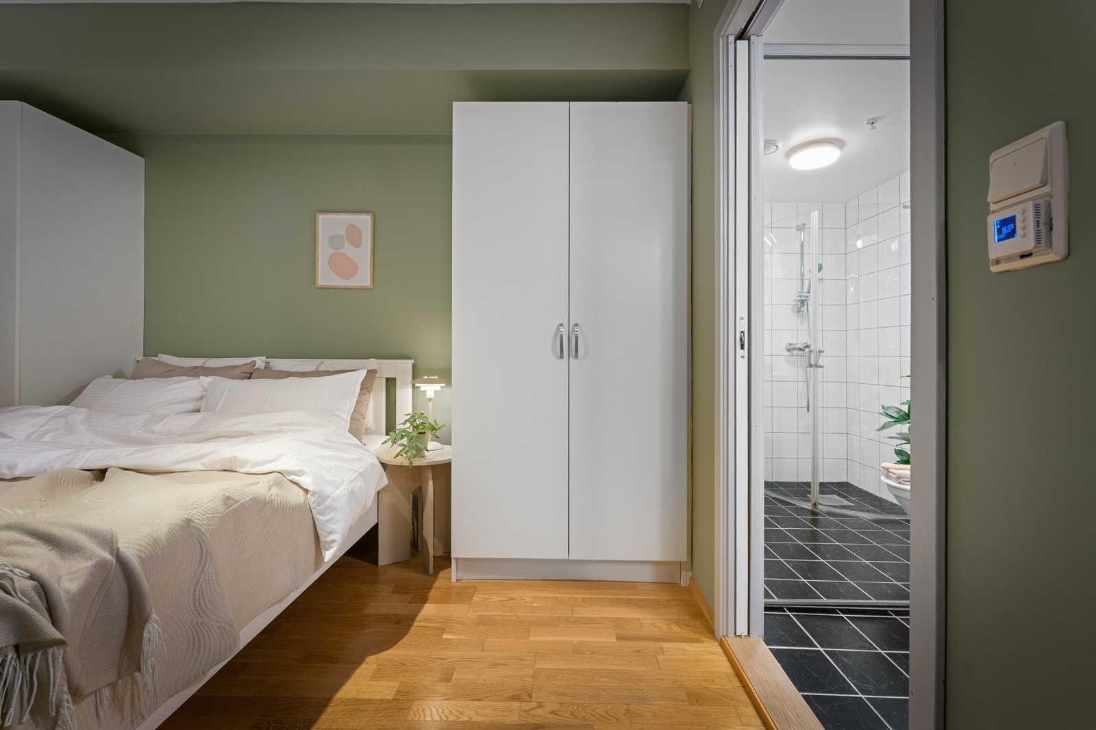 Du har også plass til dobbeltseng og øvrig soveromsinnredning Galleribilde