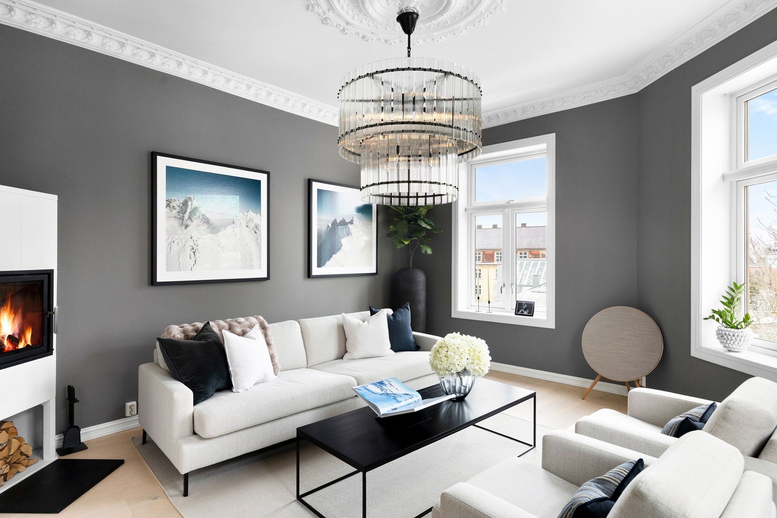 Vakker, stor leilighet med meget god standard. Galleribilde