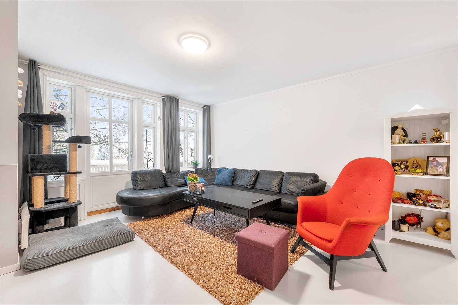 Stuen har god plass til møblering. Galleribilde