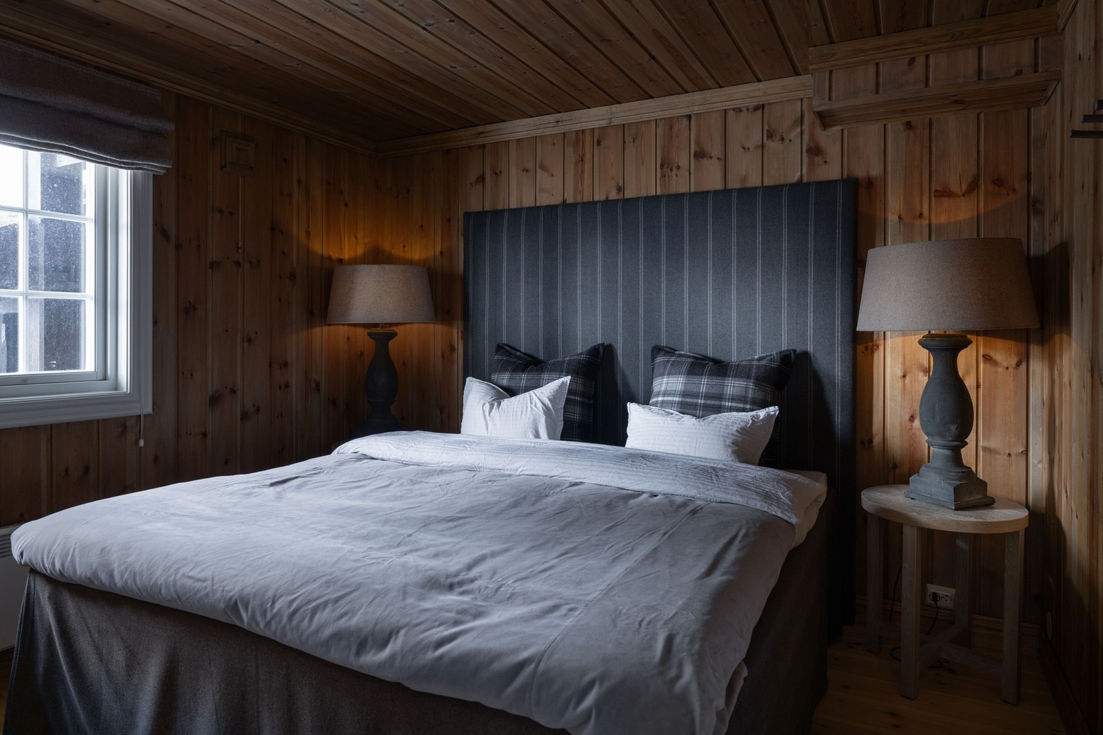 Gjestehytta har 3 soverom, alle plassert i første etasje. Galleribilde