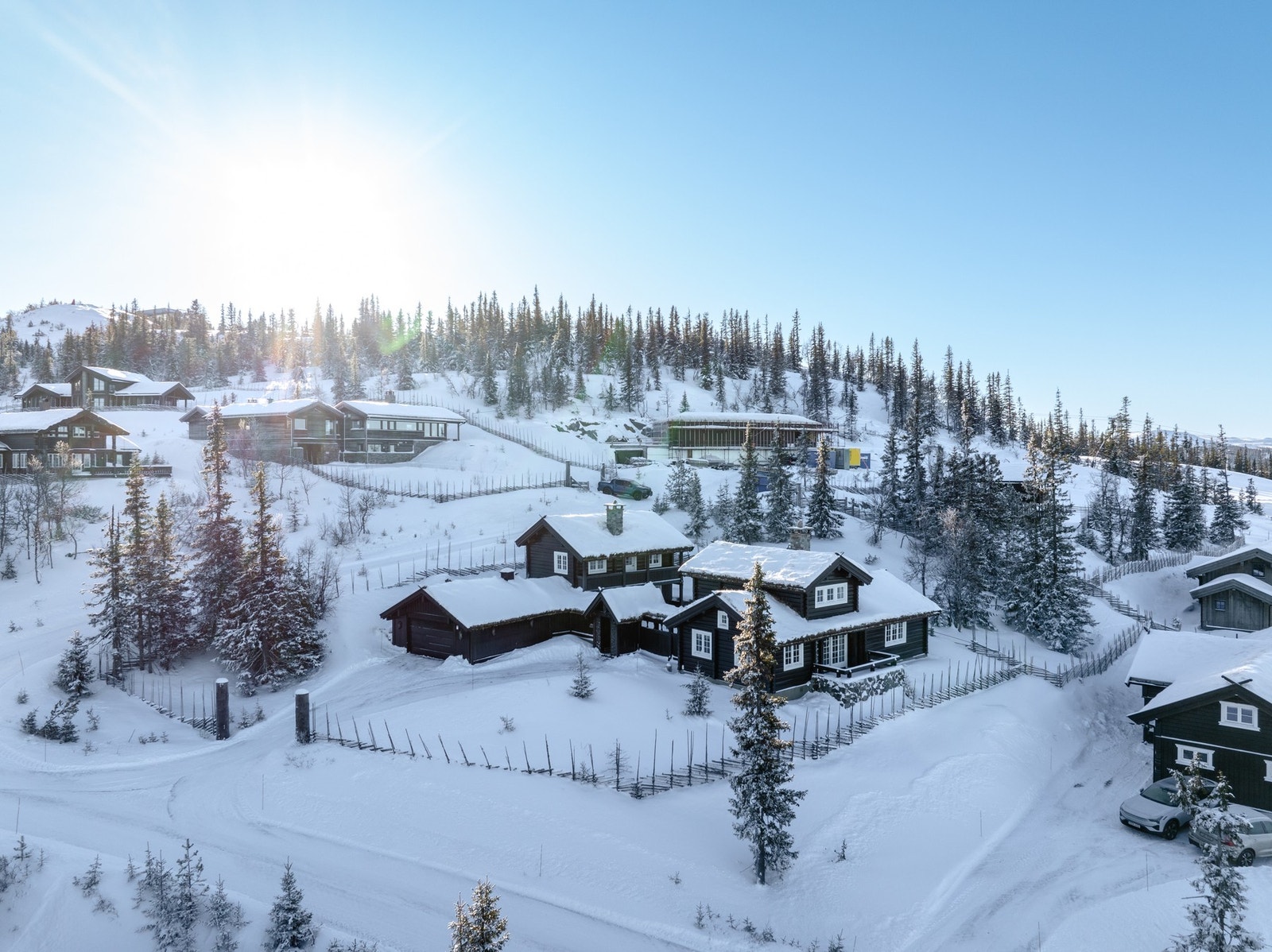 Velkommen til Alpinvegen 42, en eiendom presentert av EIE Fjellmegleren!
Eiendomsfoto: Fotograf Pål Harald Uthus. Galleribilde